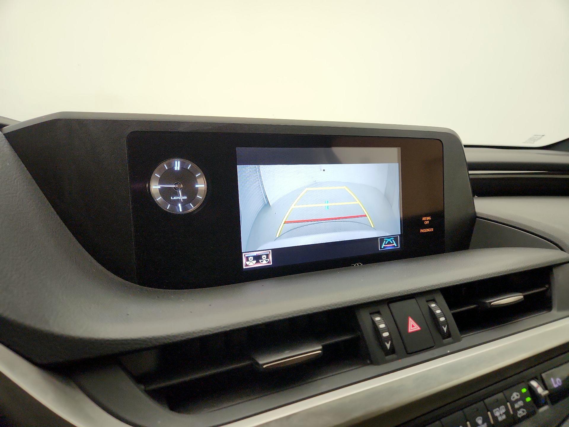 Thumbnail: 2020 Lexus ES - 13