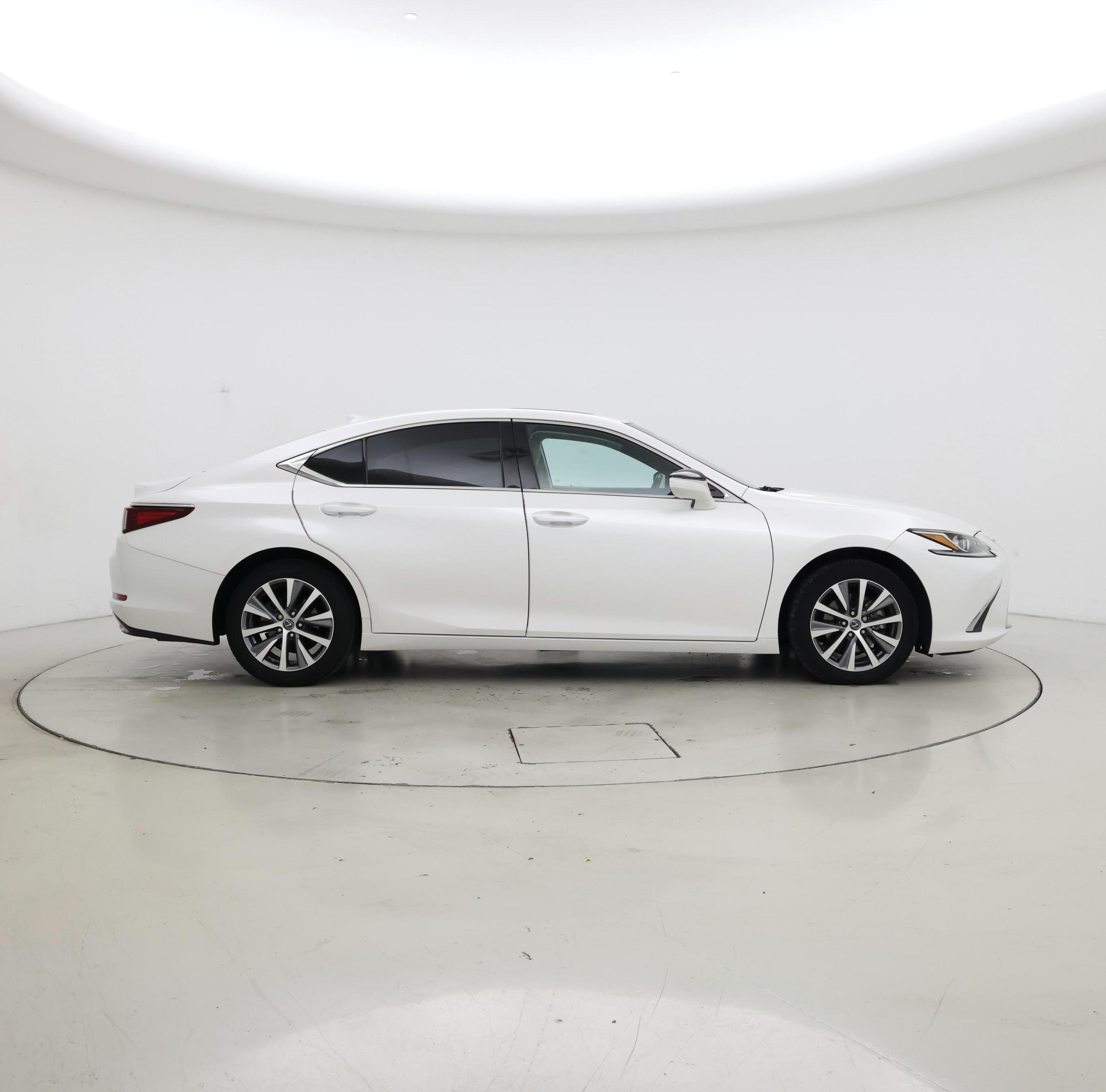 Thumbnail: 2020 Lexus ES - 7
