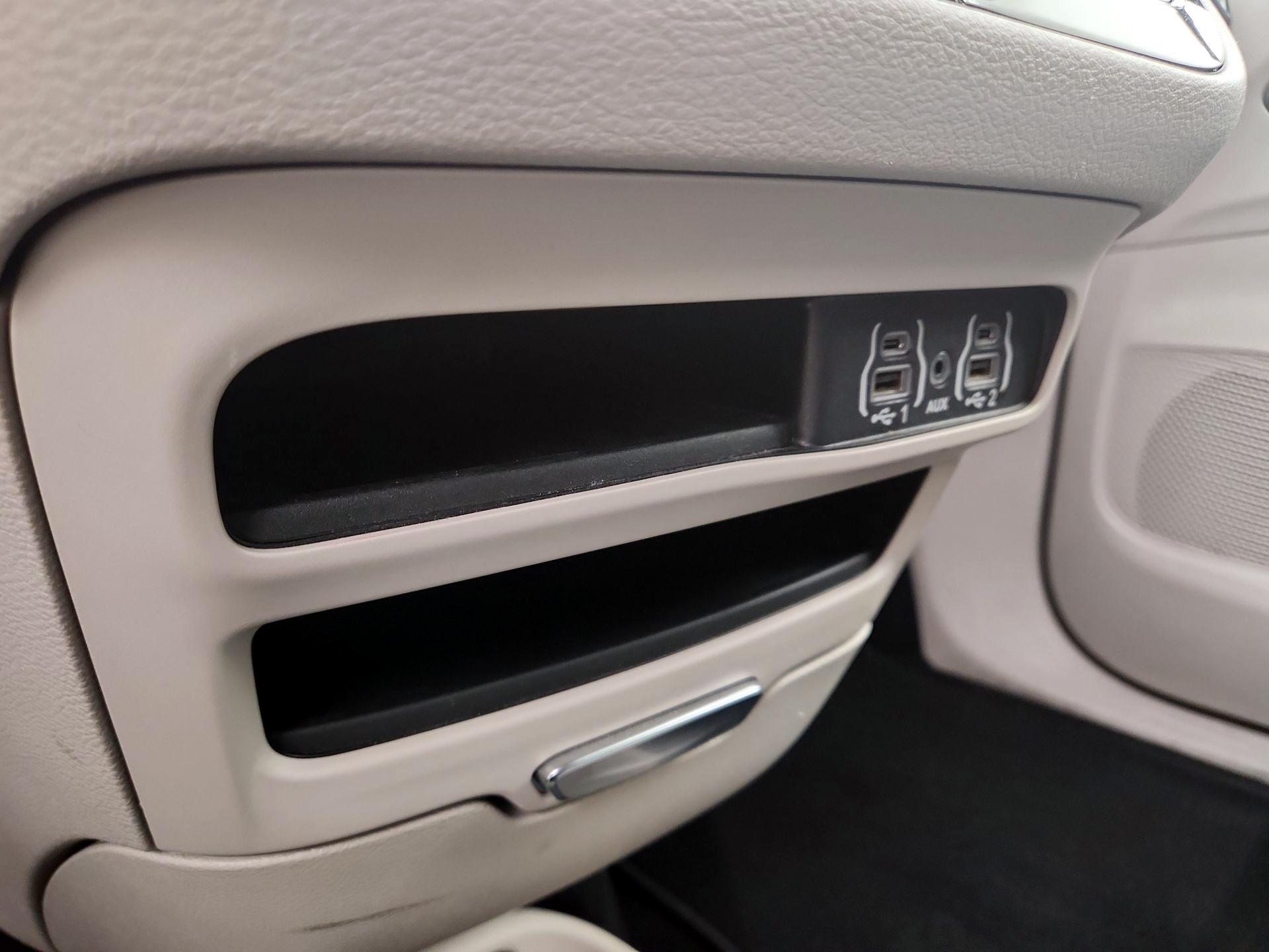 Thumbnail: 2023 Chrysler Pacifica - 18