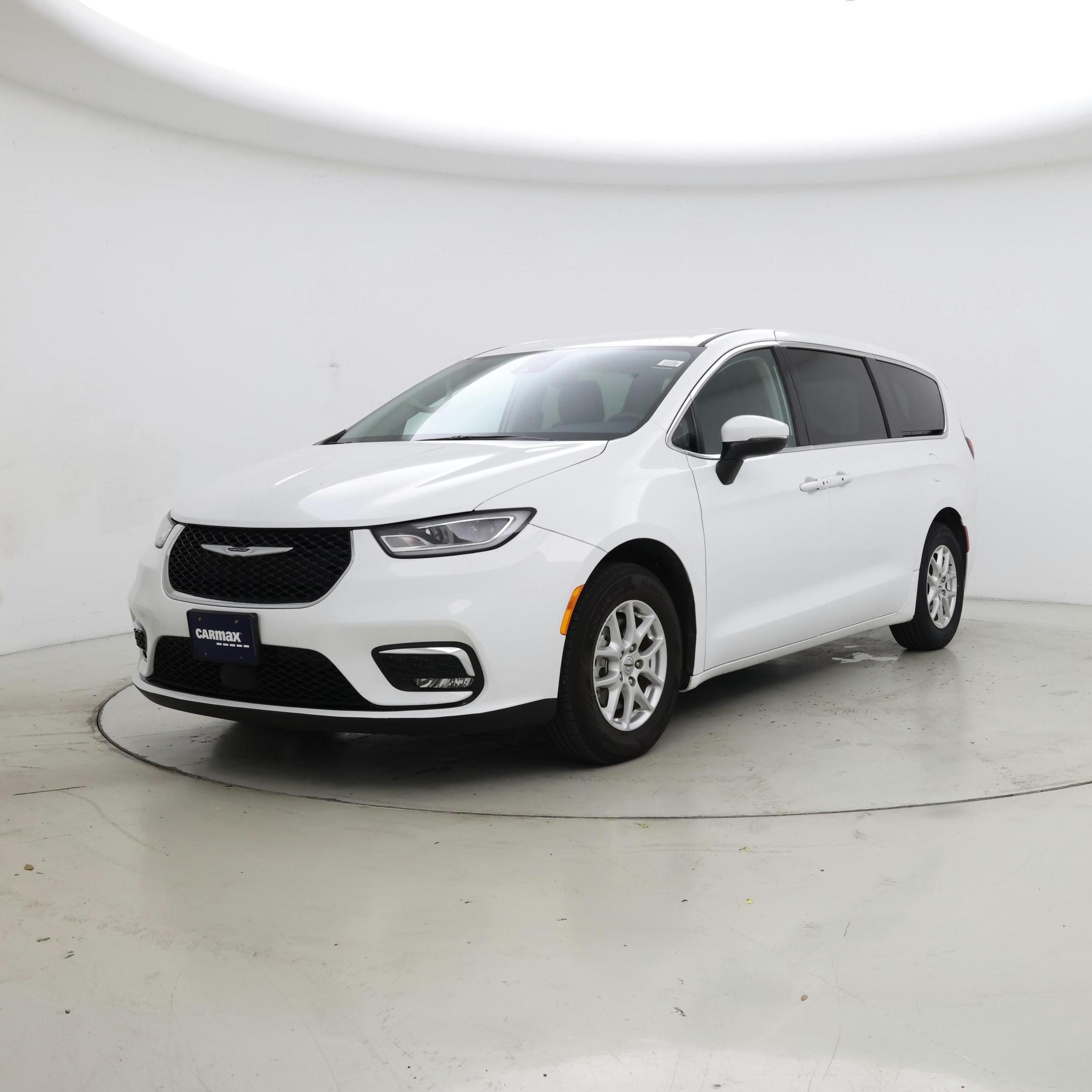 Thumbnail: 2023 Chrysler Pacifica - 4