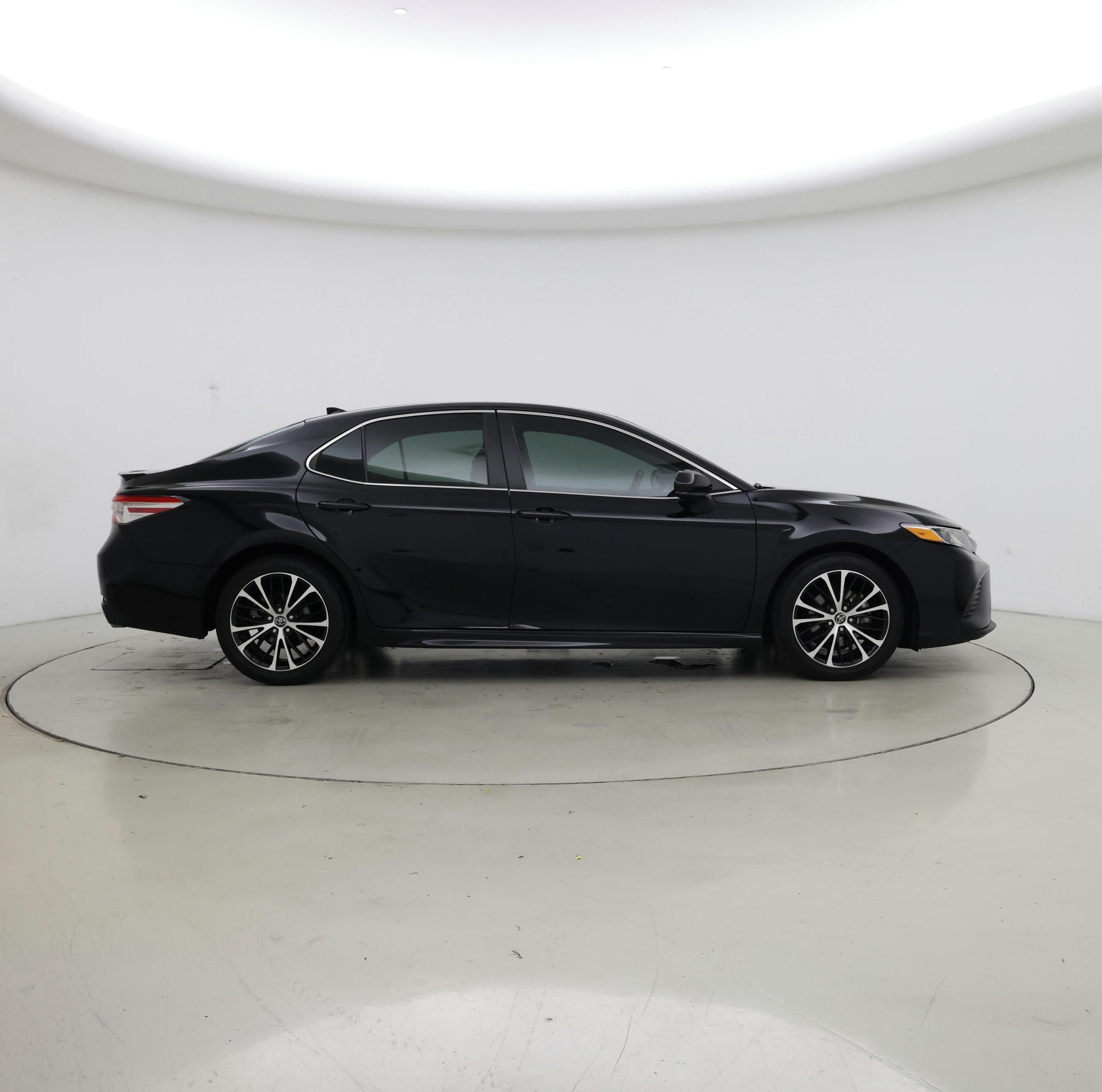 Thumbnail: 2020 Toyota Camry - 7