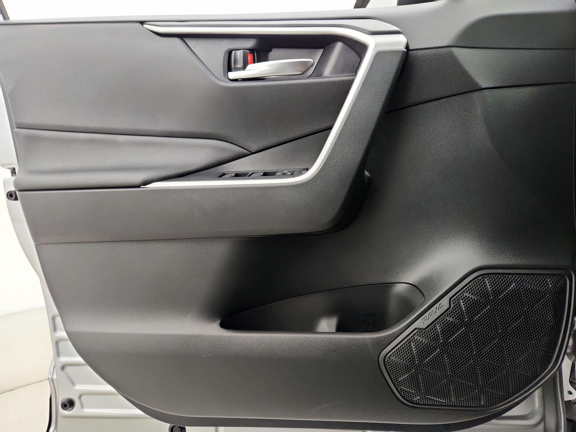 Thumbnail: 2023 Toyota RAV4 - 12