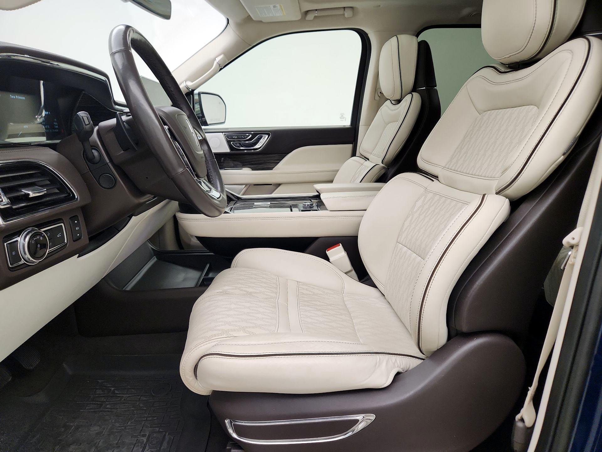 Thumbnail: 2019 Lincoln Navigator - 11