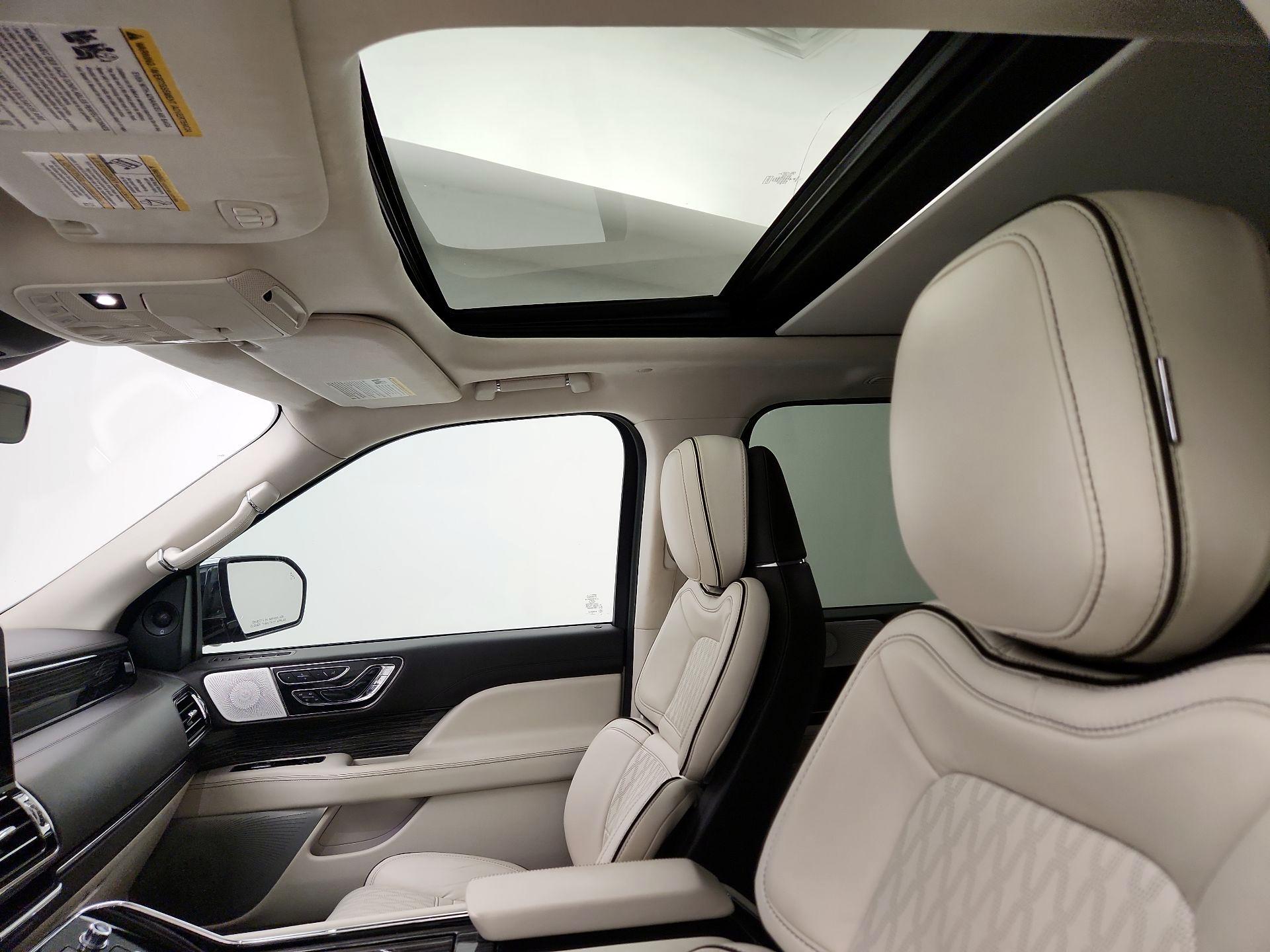 Thumbnail: 2019 Lincoln Navigator - 20