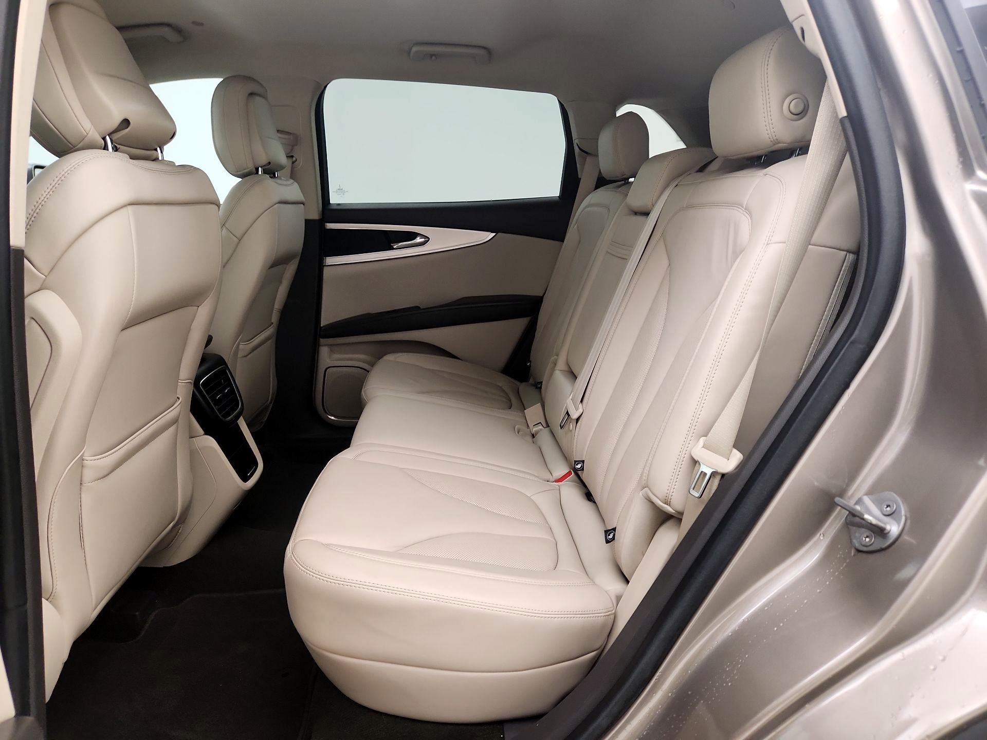 Thumbnail: 2020 Lincoln Nautilus - 20