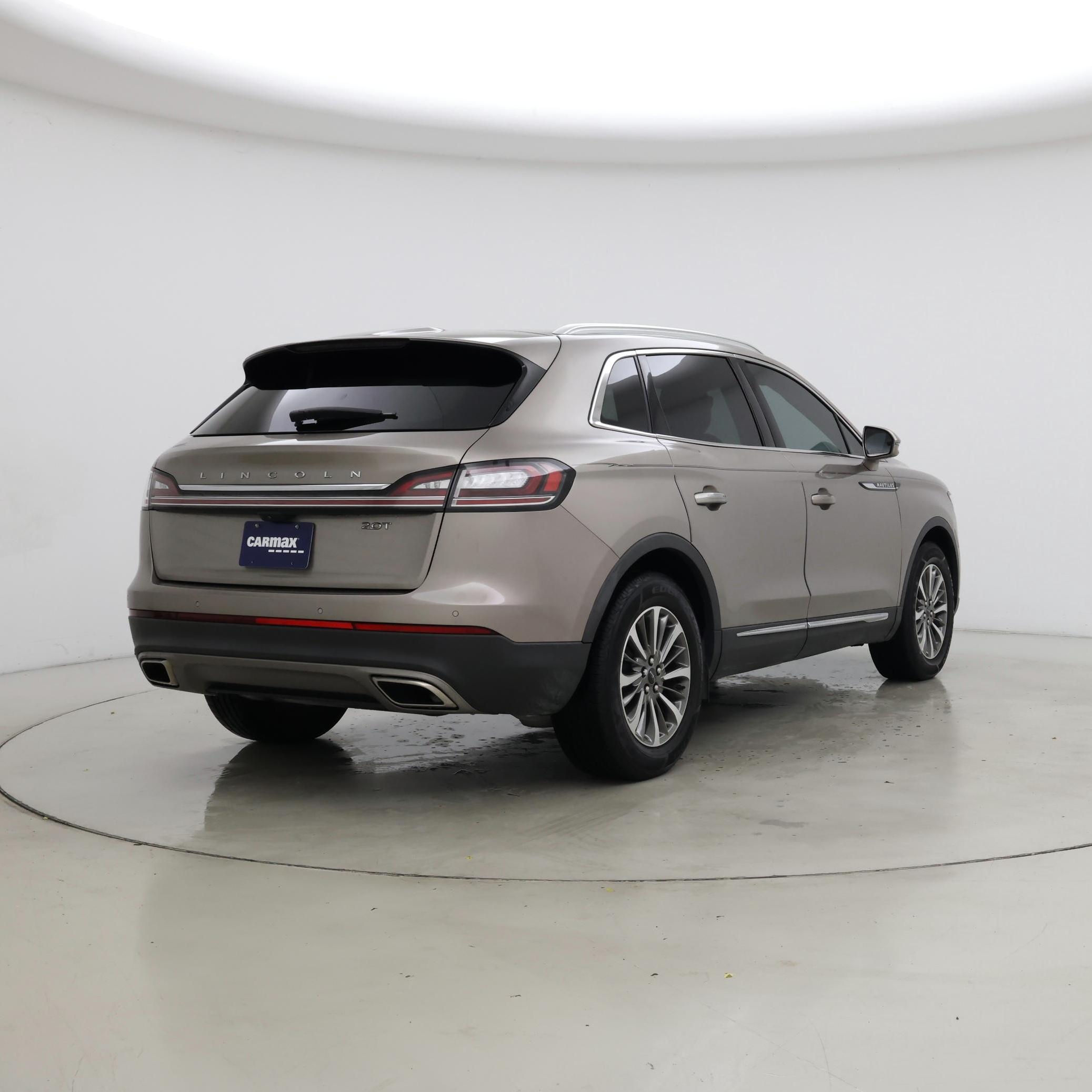 Thumbnail: 2020 Lincoln Nautilus - 8