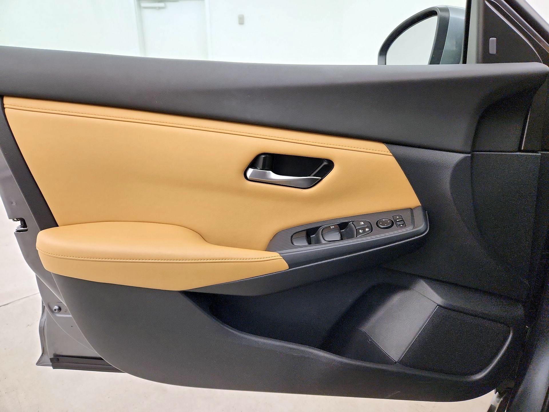 Thumbnail: 2021 Nissan Sentra - 10