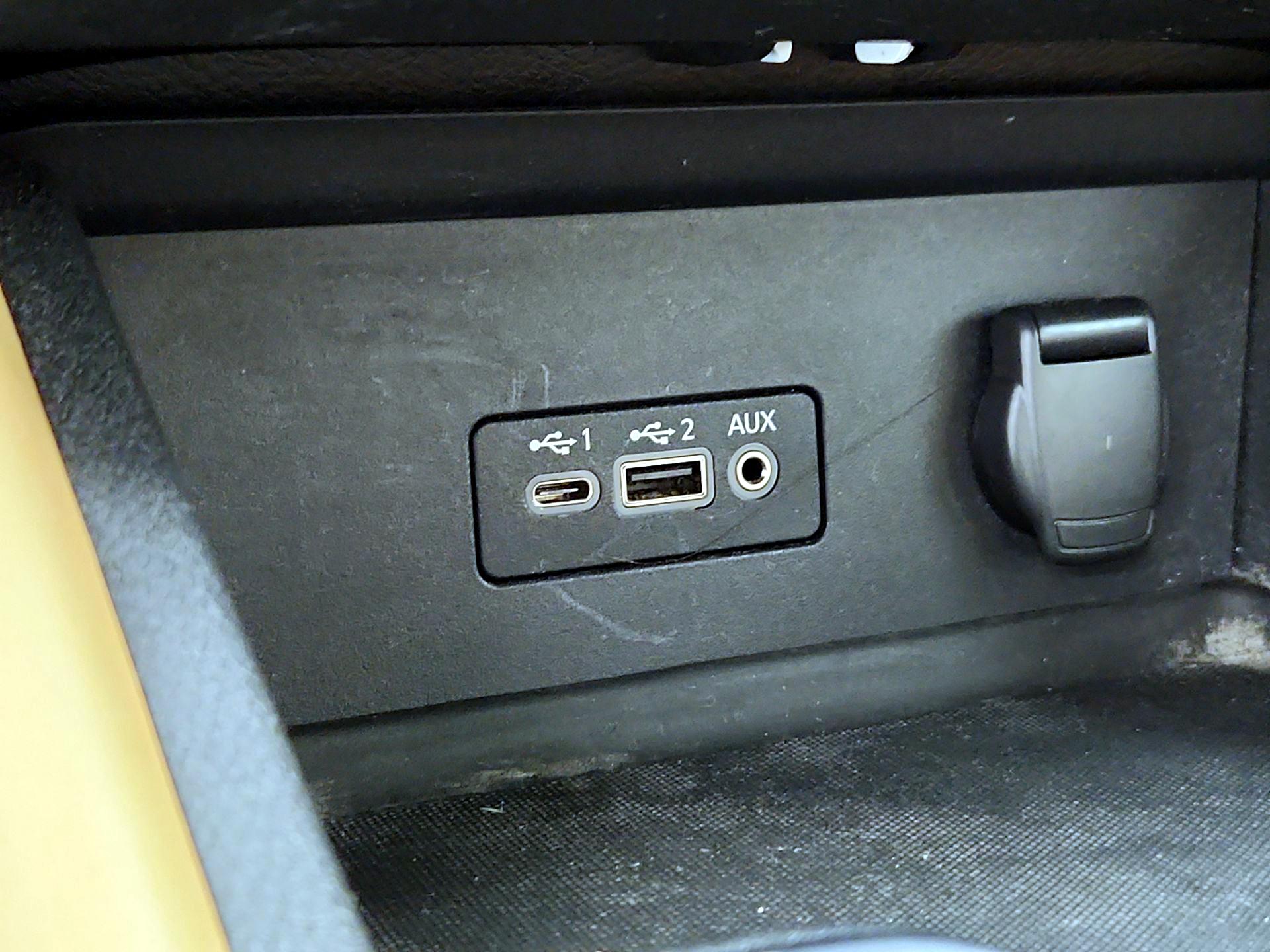 Thumbnail: 2021 Nissan Sentra - 16