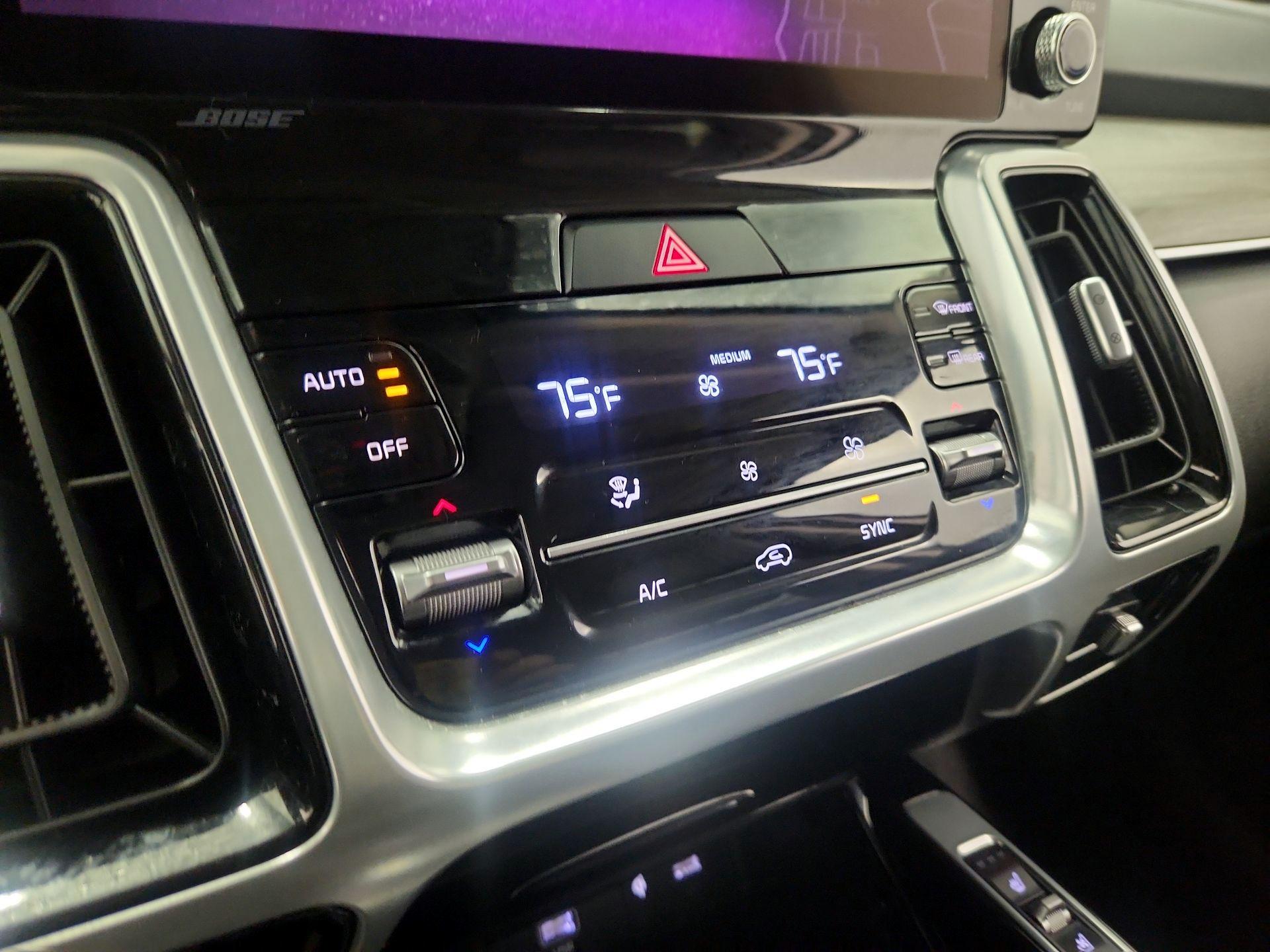 Thumbnail: 2022 Kia Sorento - 16