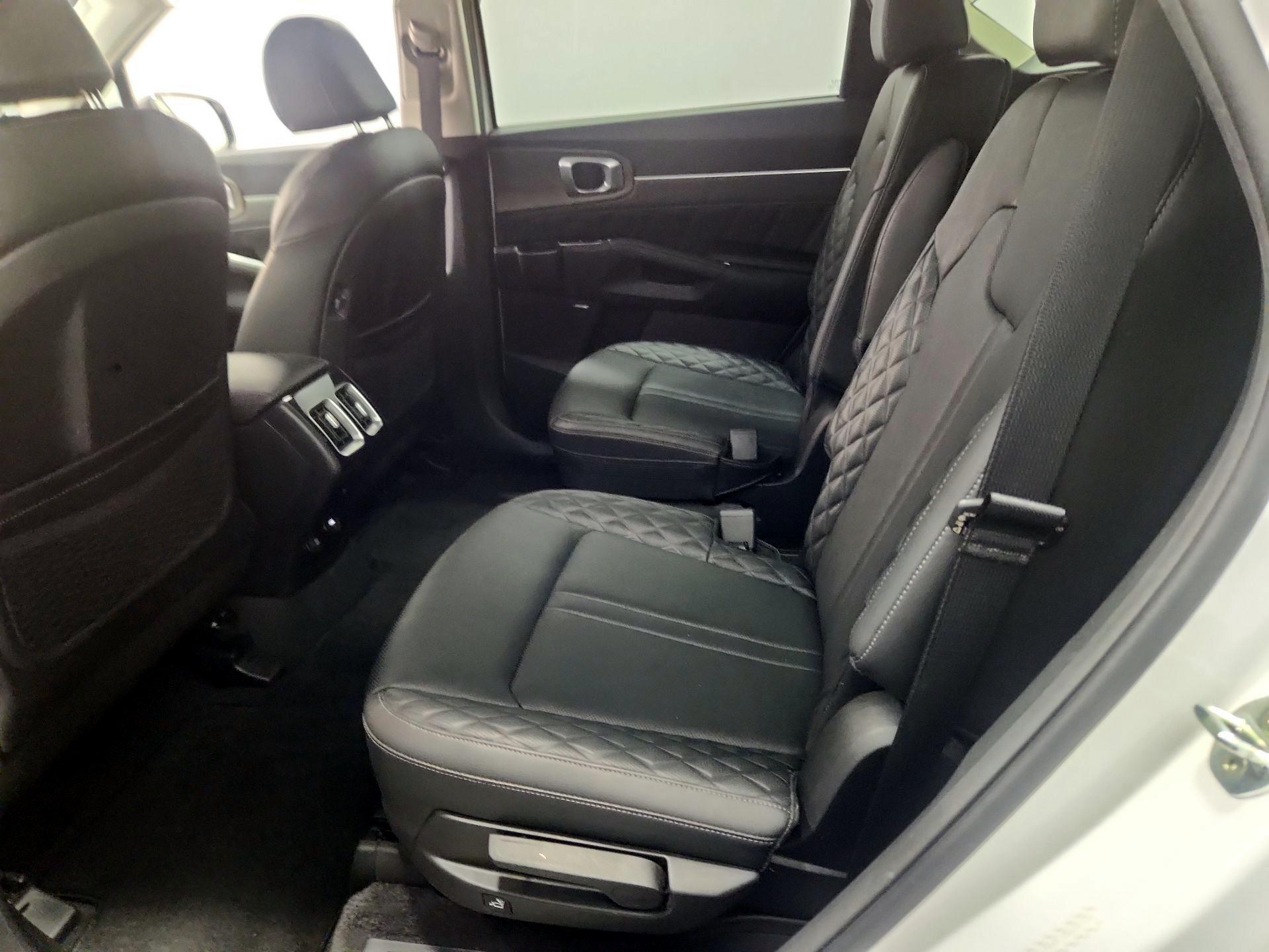 Thumbnail: 2022 Kia Sorento - 19