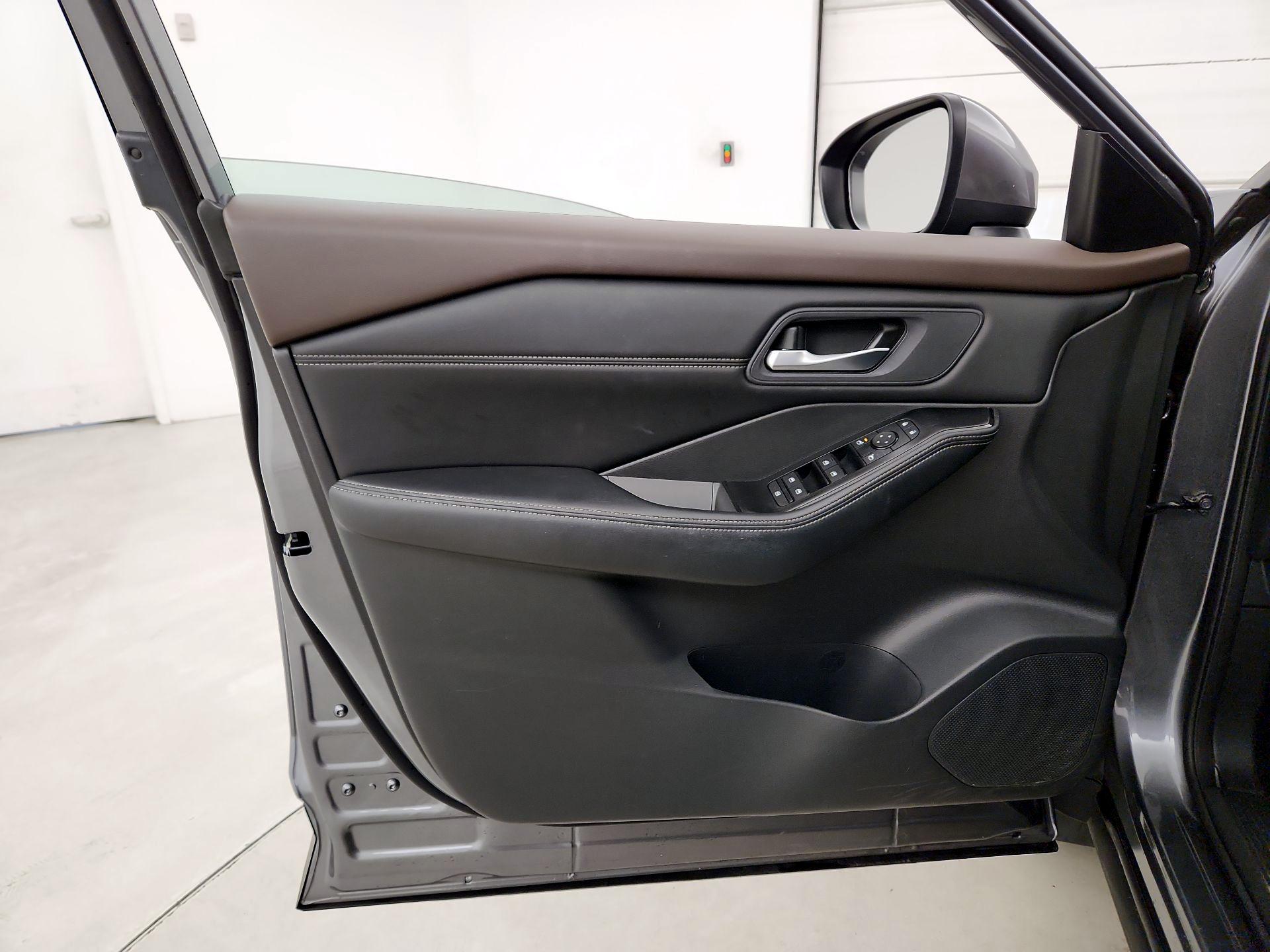 Thumbnail: 2023 Nissan Rogue - 10