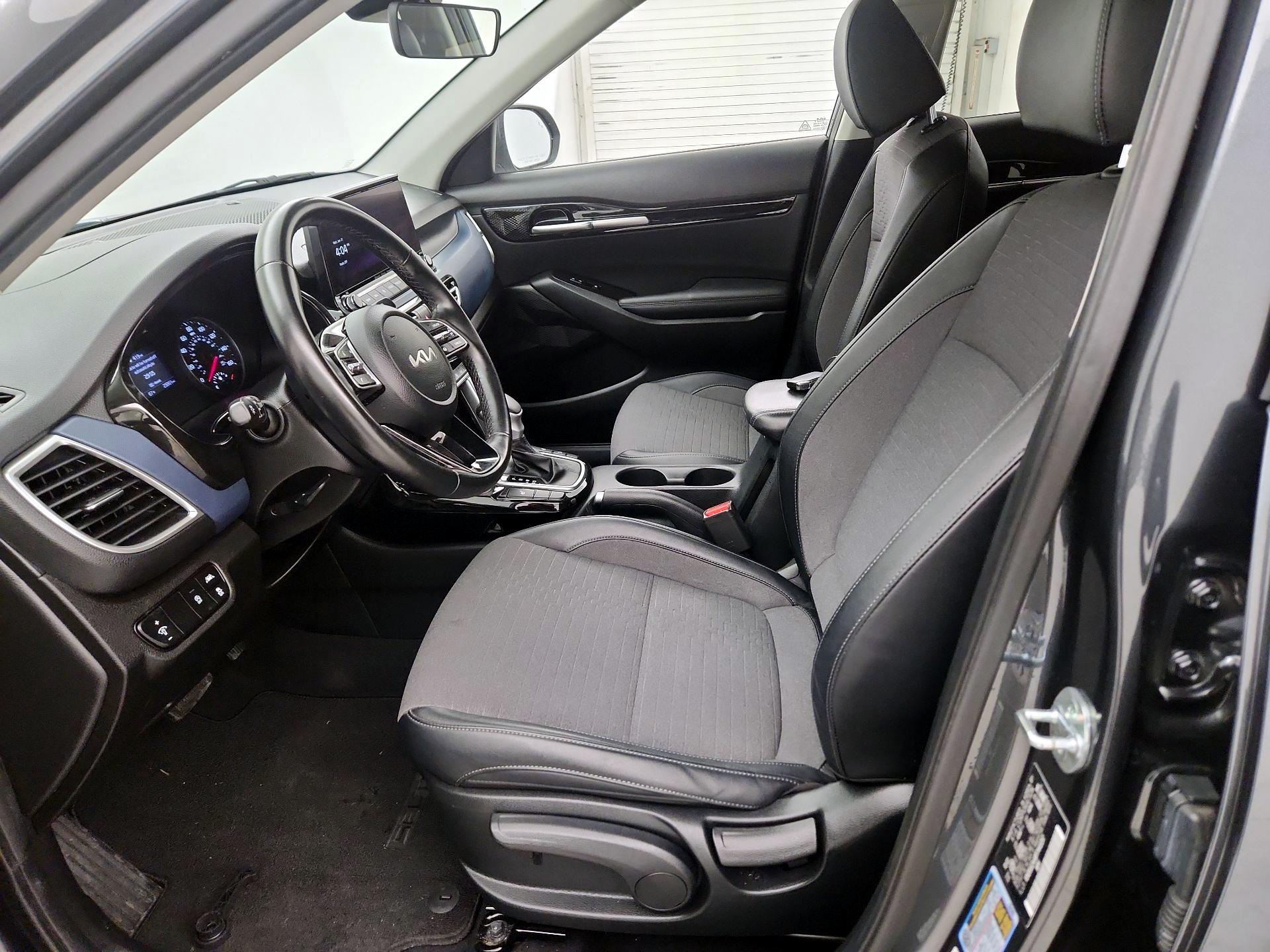 Thumbnail: 2023 Kia Seltos - 11