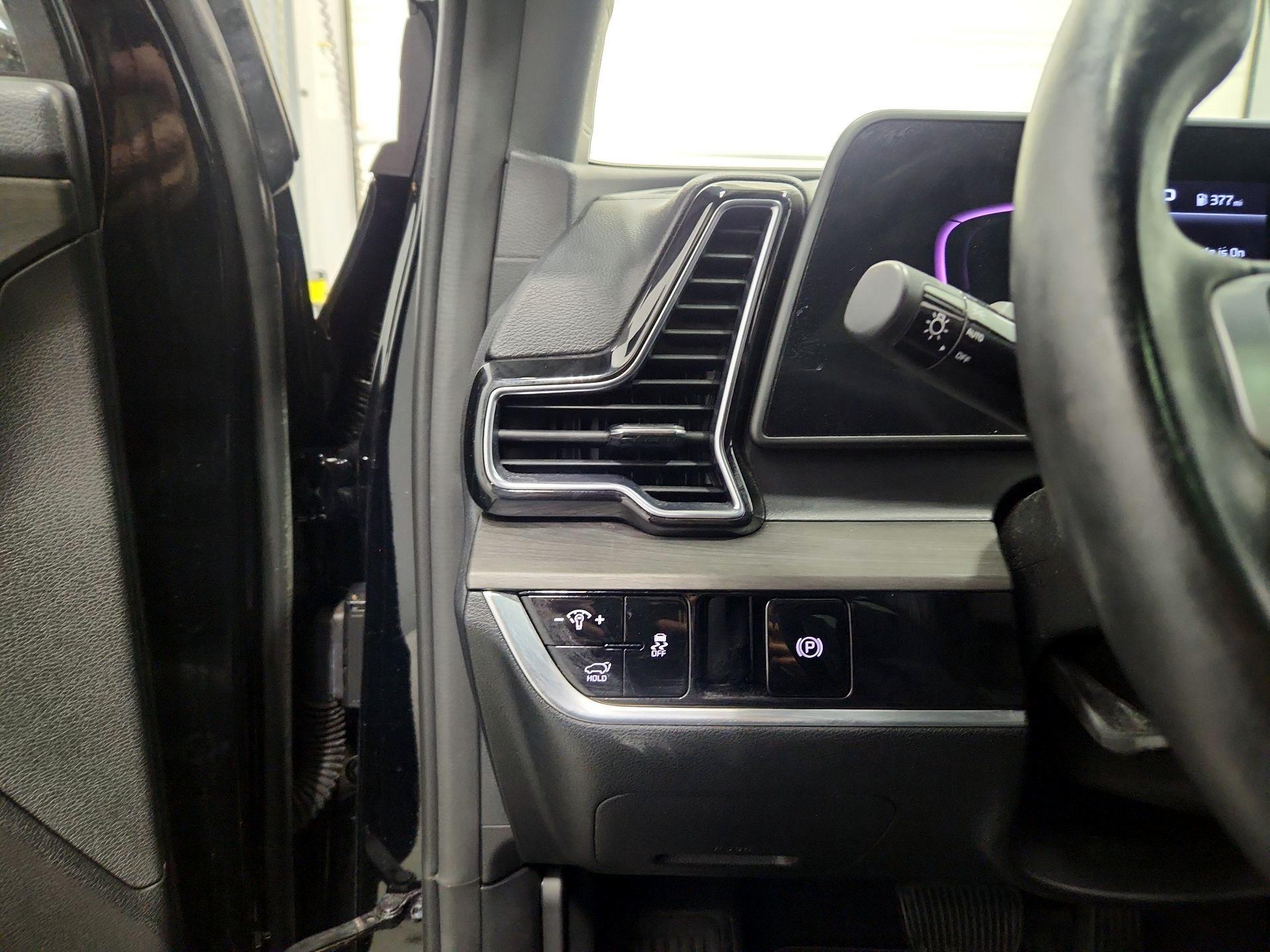 Thumbnail: 2023 Kia Sportage - 13