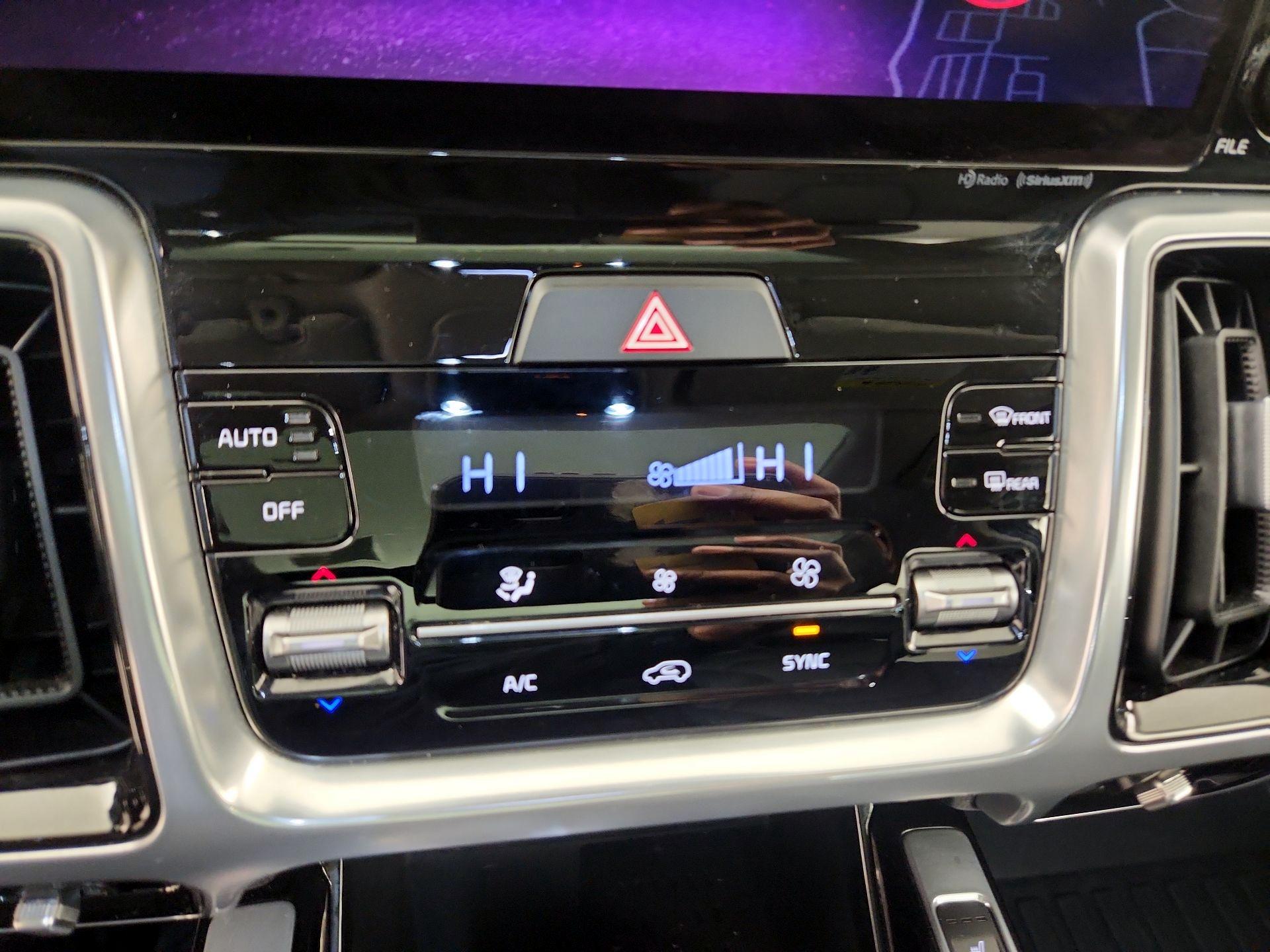 Thumbnail: 2022 Kia Sorento - 13