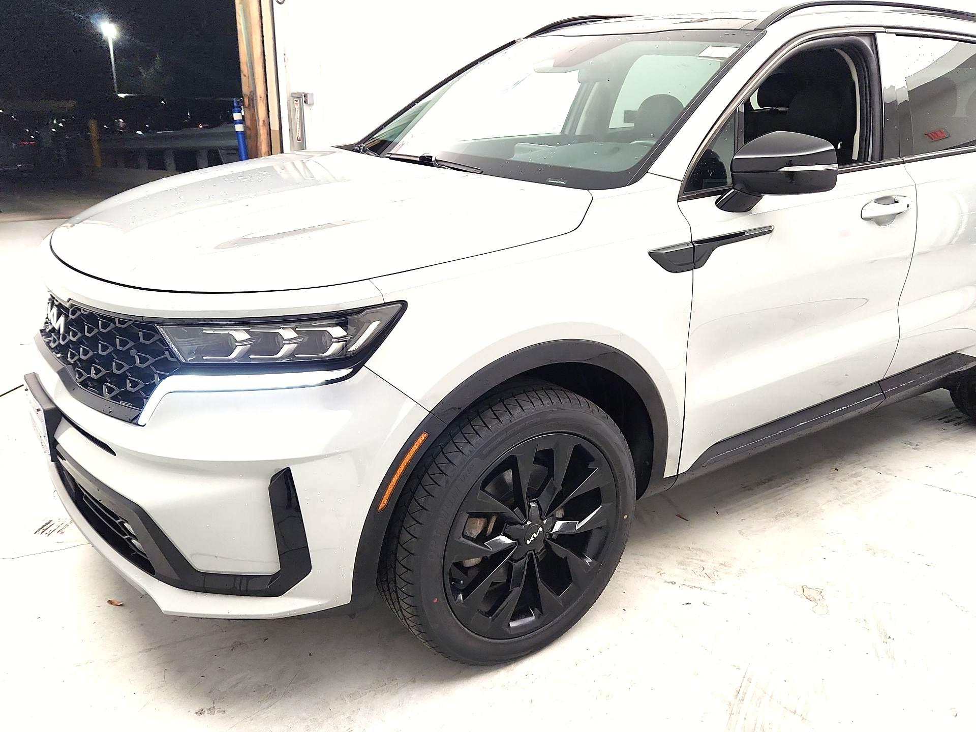 Thumbnail: 2022 Kia Sorento - 3