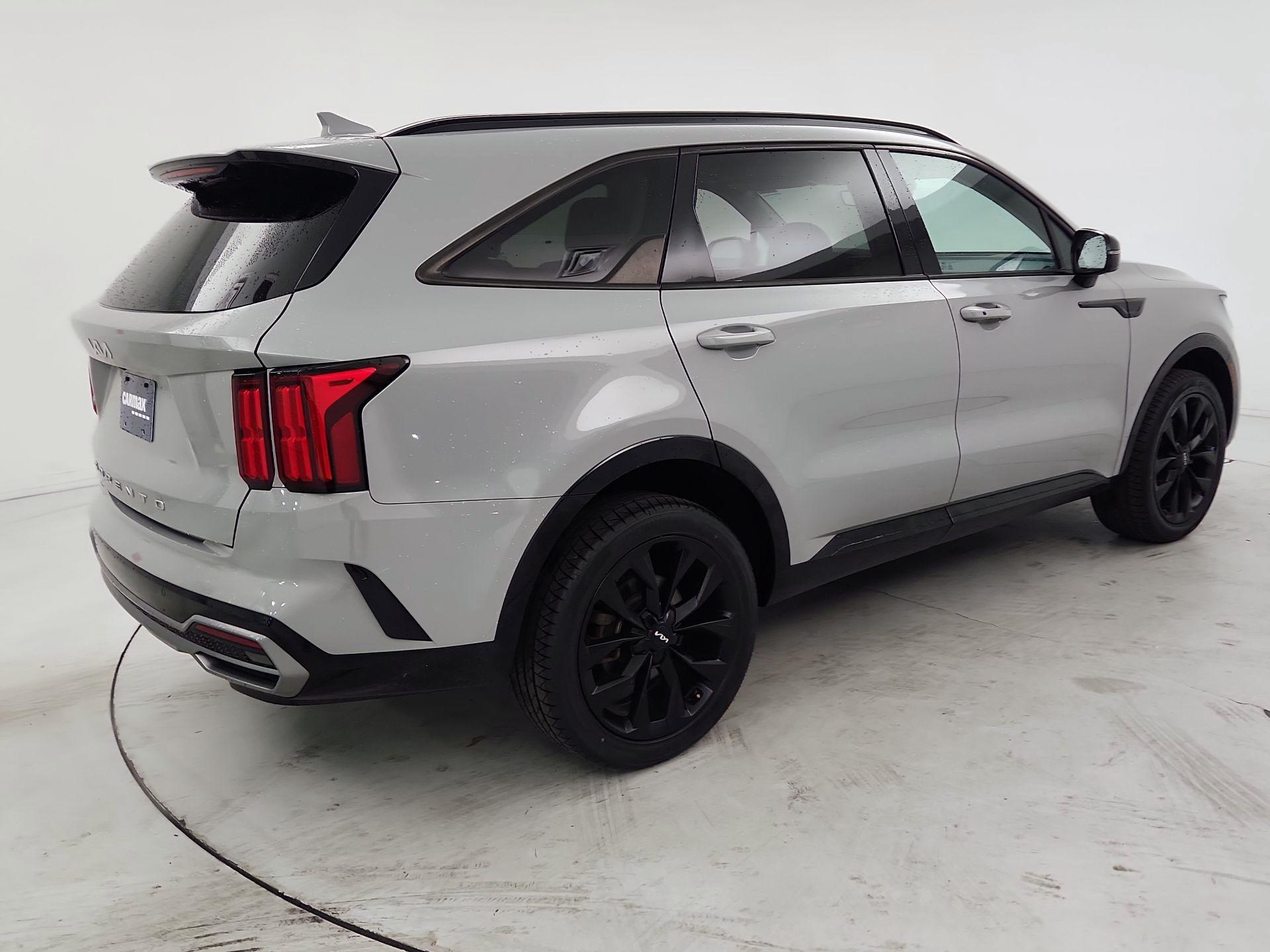 Thumbnail: 2022 Kia Sorento - 5