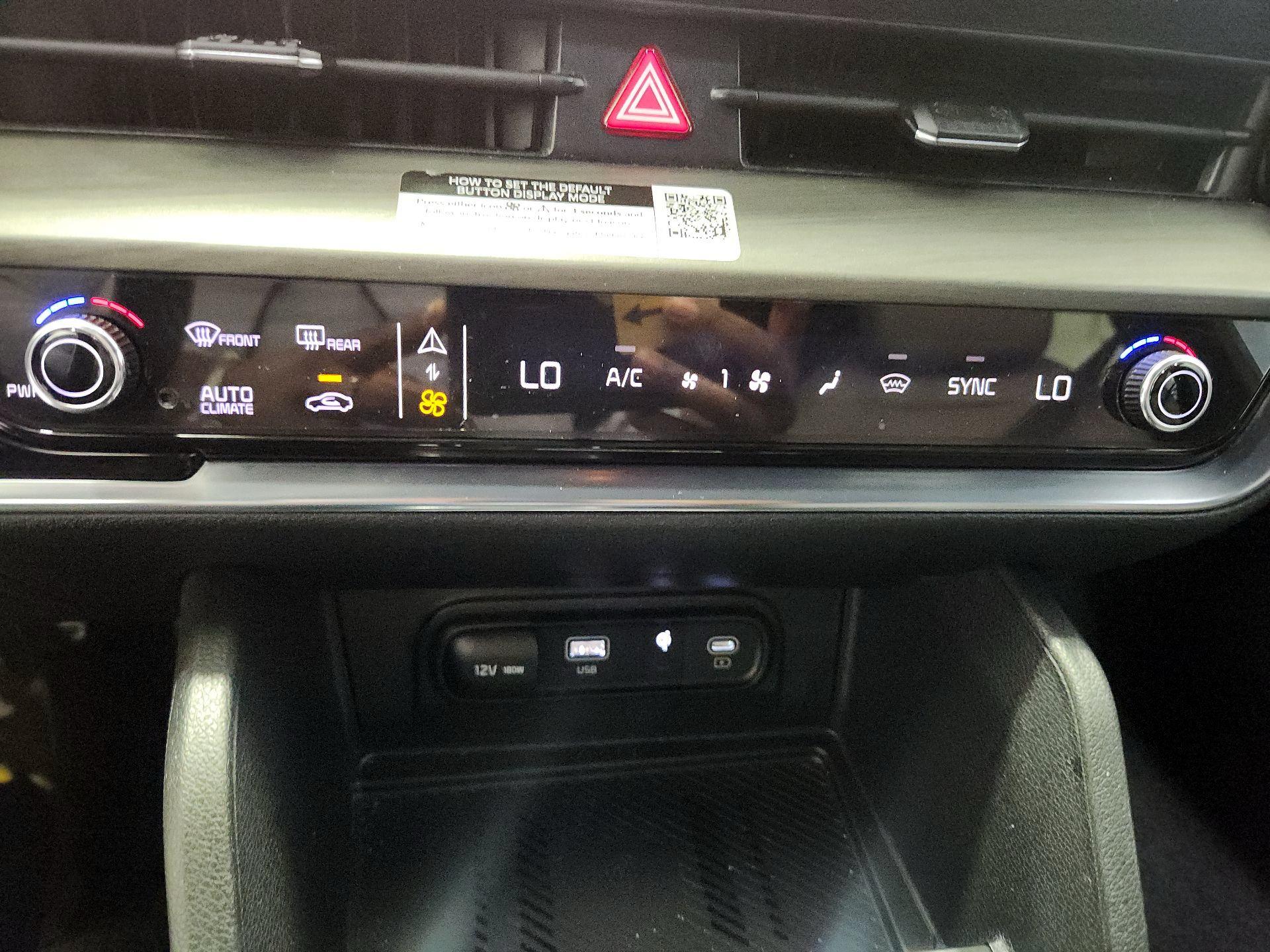 Thumbnail: 2023 Kia Sportage - 16