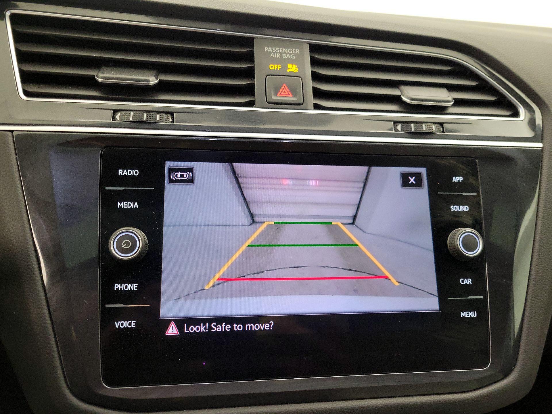 Thumbnail: 2021 Volkswagen Tiguan - 14