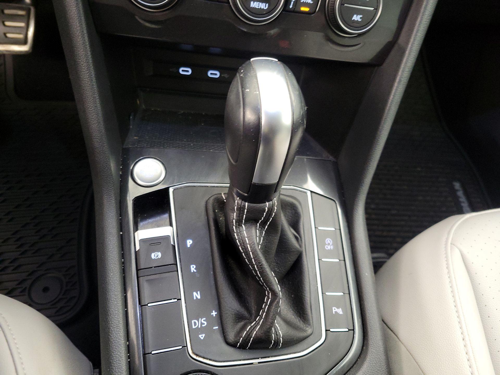 Thumbnail: 2021 Volkswagen Tiguan - 17