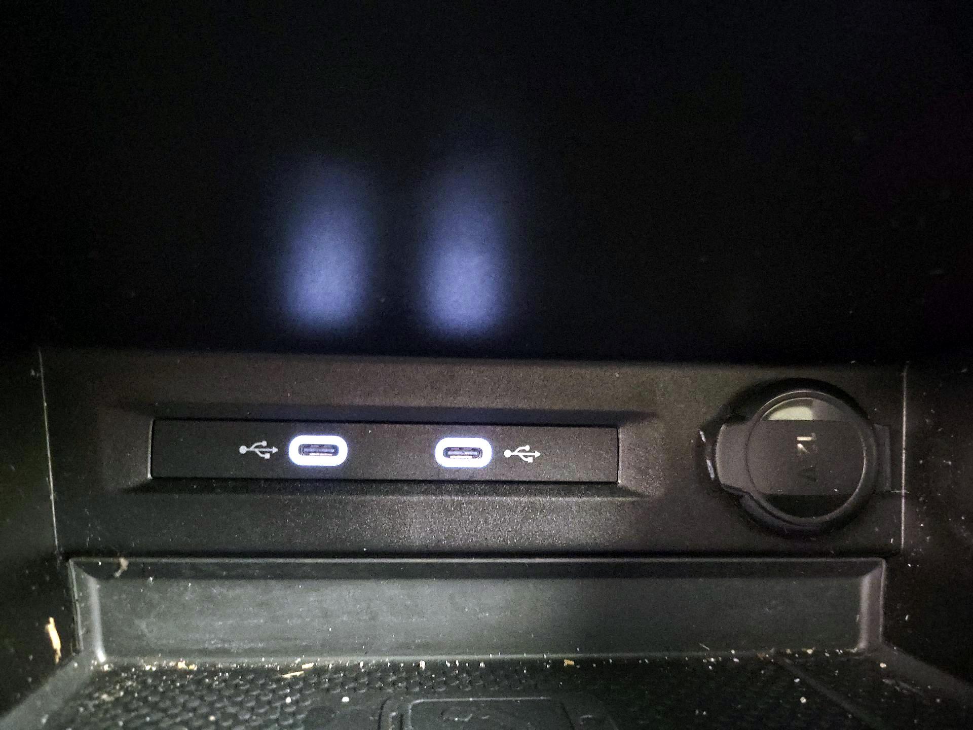 Thumbnail: 2021 Volkswagen Tiguan - 18