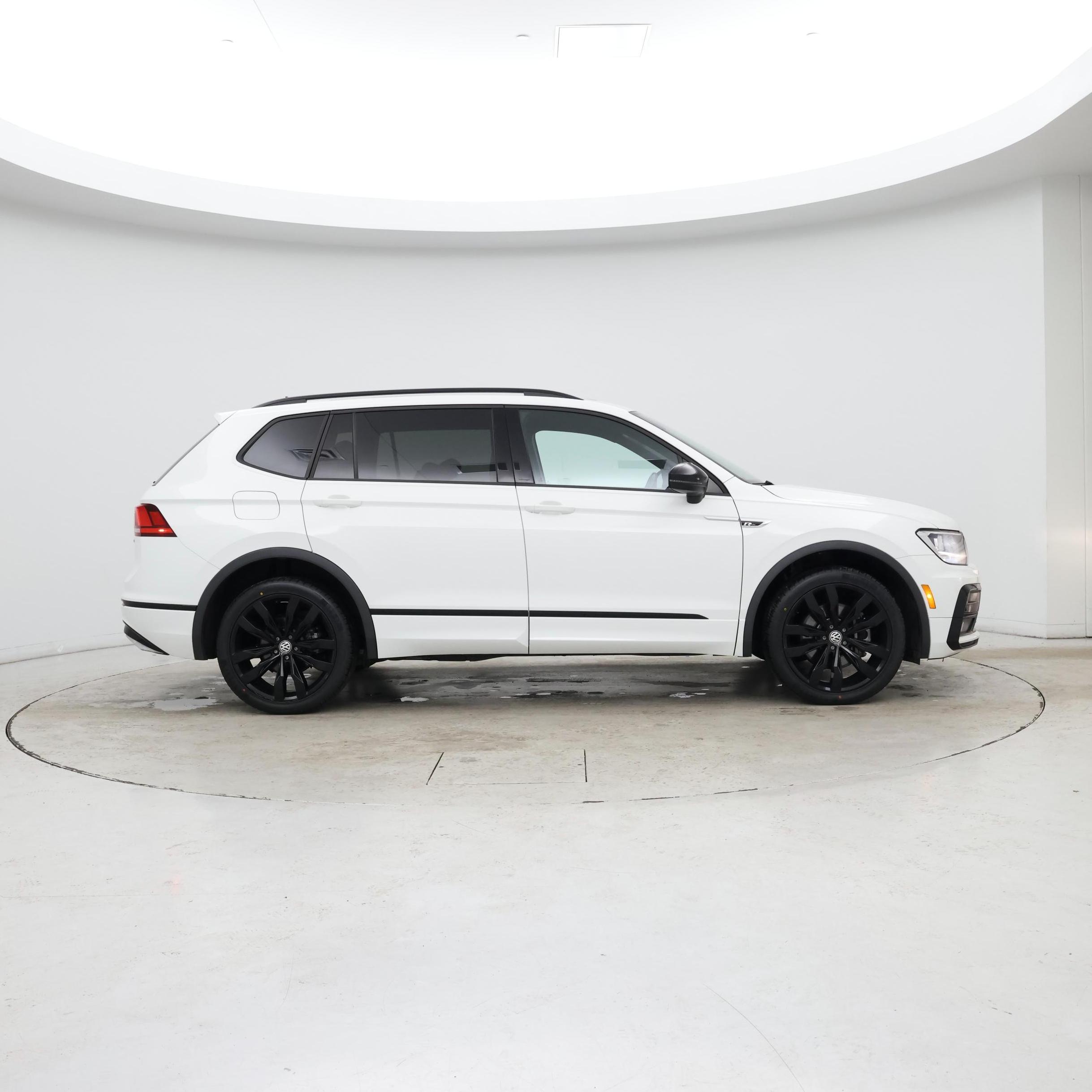 Thumbnail: 2021 Volkswagen Tiguan - 7