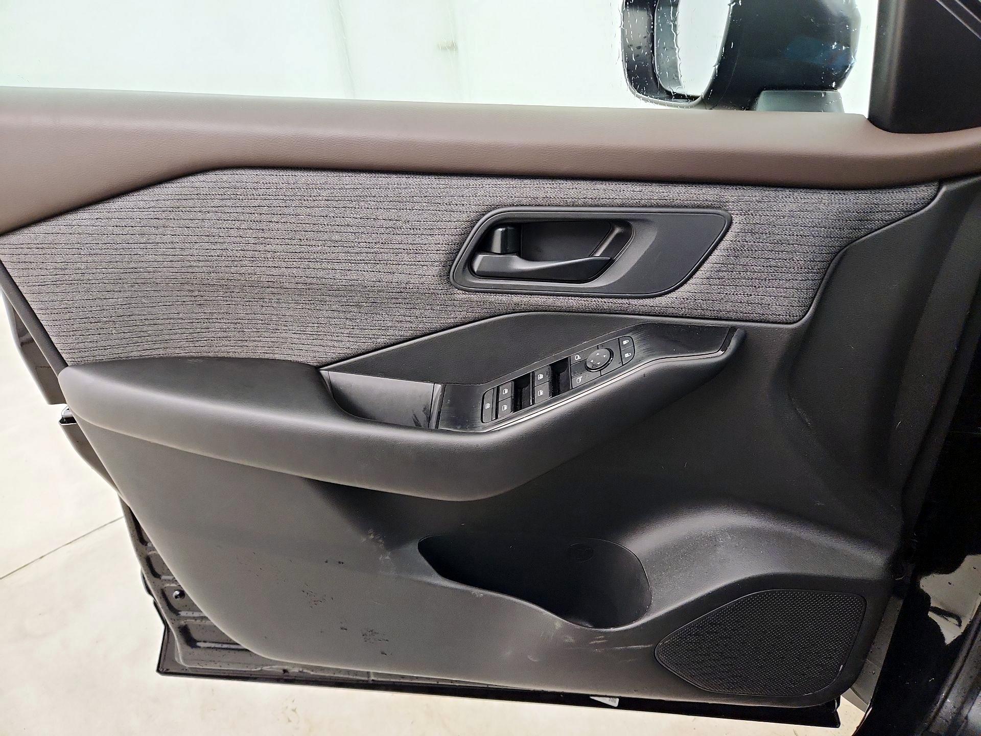 Thumbnail: 2023 Nissan Rogue - 12