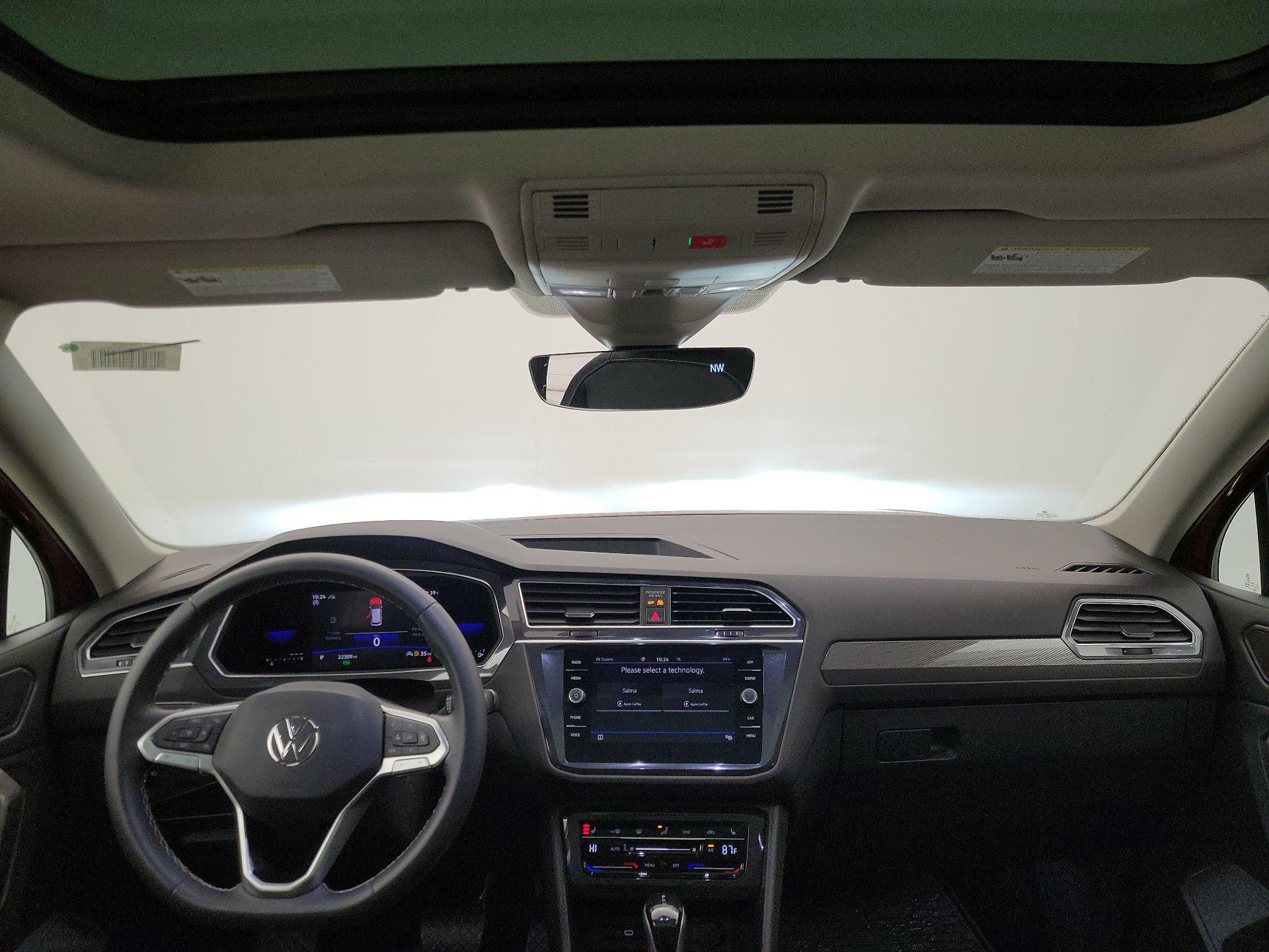 Thumbnail: 2023 Volkswagen Tiguan - 9