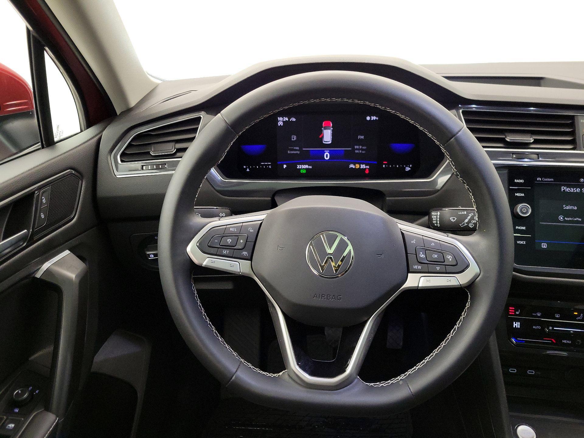 Thumbnail: 2023 Volkswagen Tiguan - 10