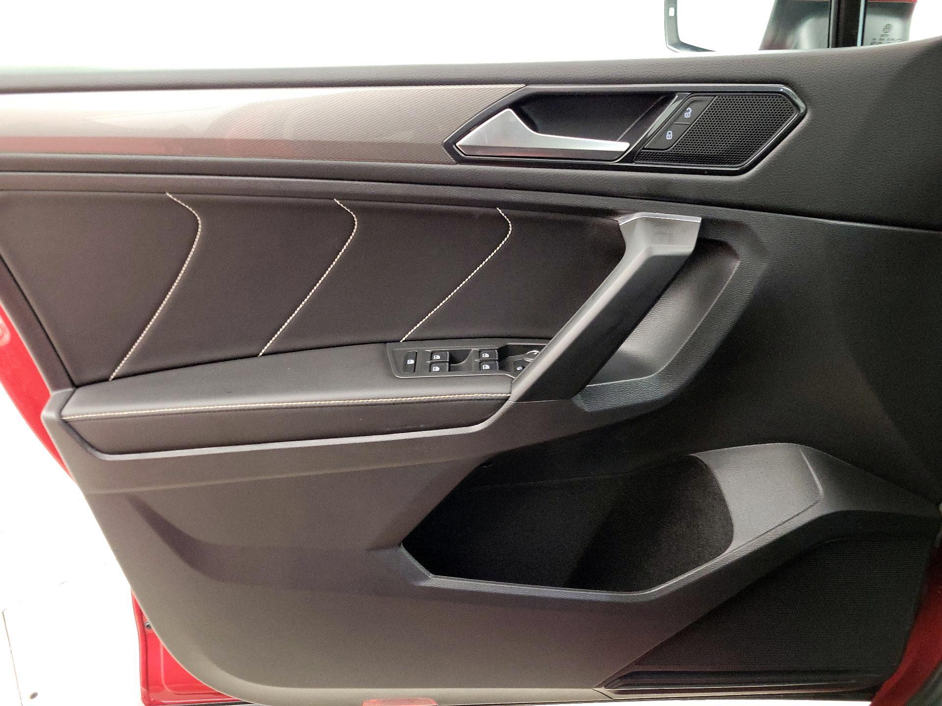 Thumbnail: 2023 Volkswagen Tiguan - 12