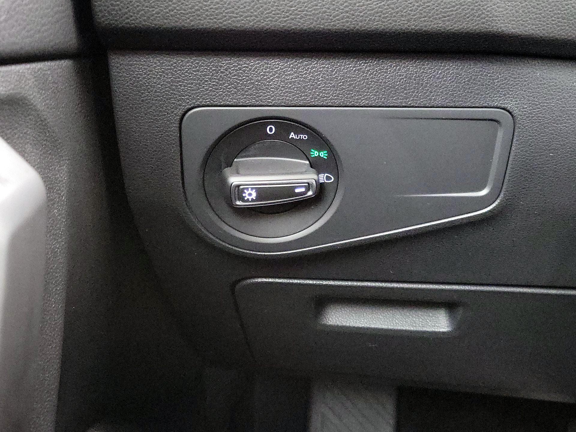 Thumbnail: 2023 Volkswagen Tiguan - 13