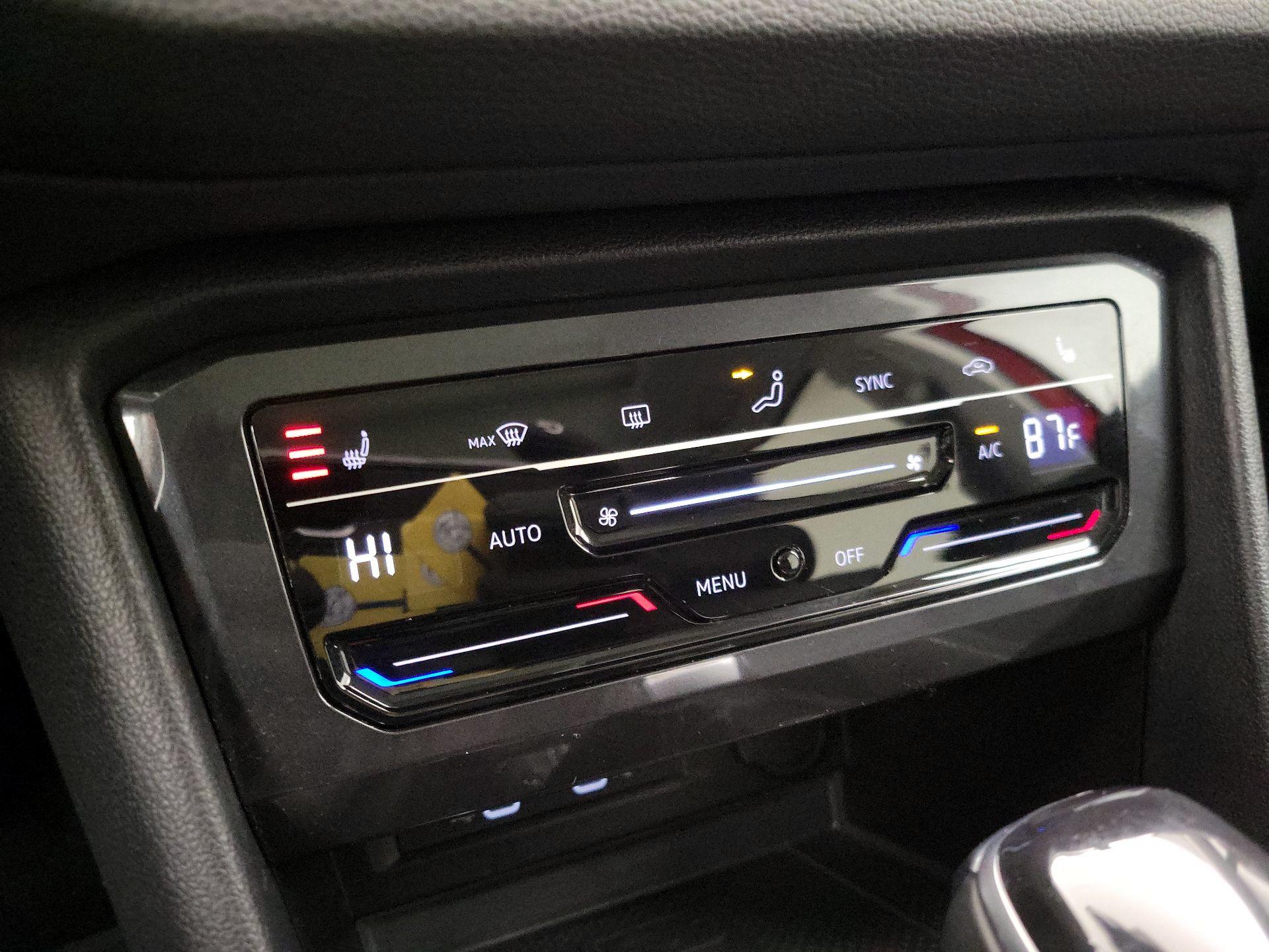 Thumbnail: 2023 Volkswagen Tiguan - 16