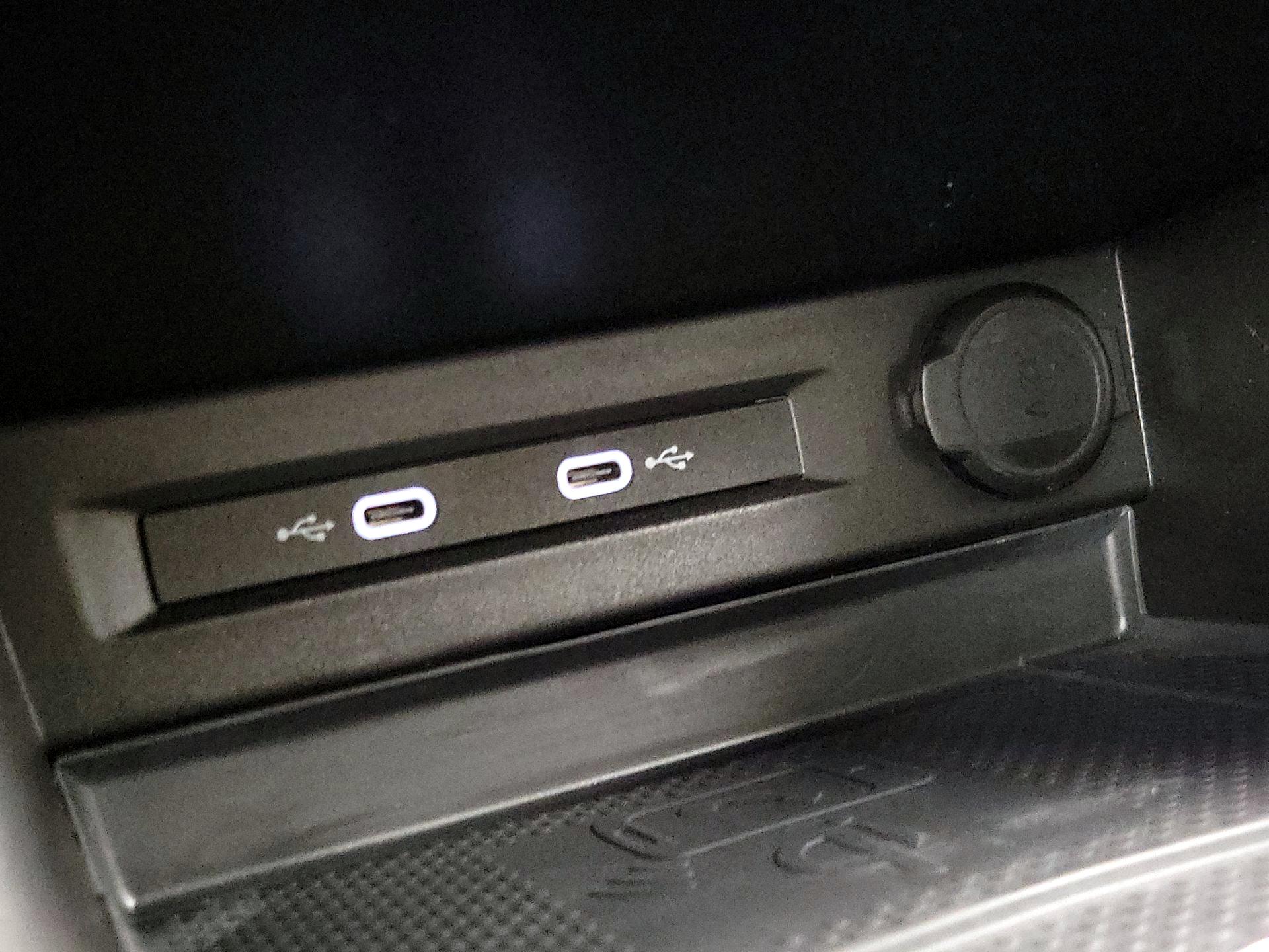 Thumbnail: 2023 Volkswagen Tiguan - 18