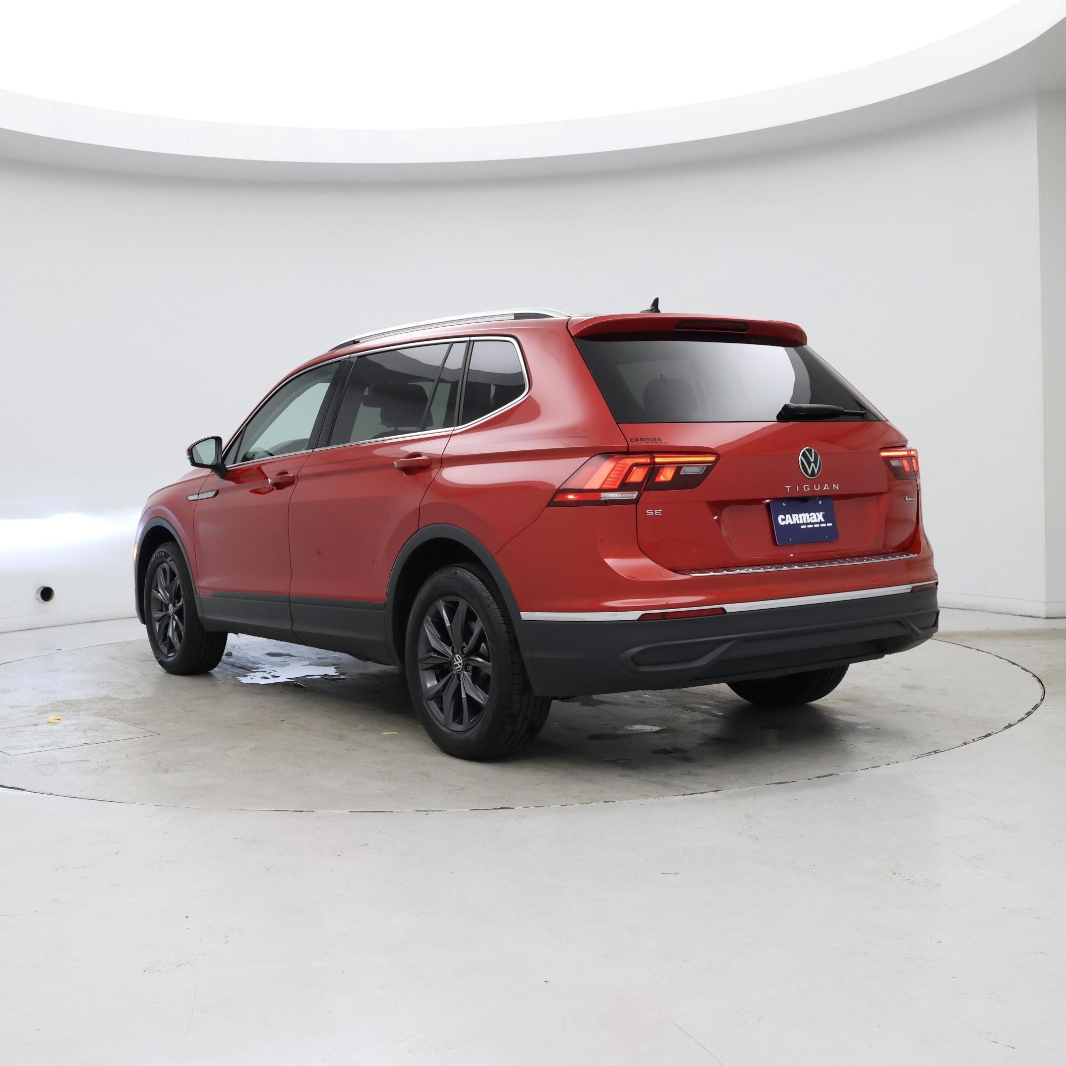 Thumbnail: 2023 Volkswagen Tiguan - 2