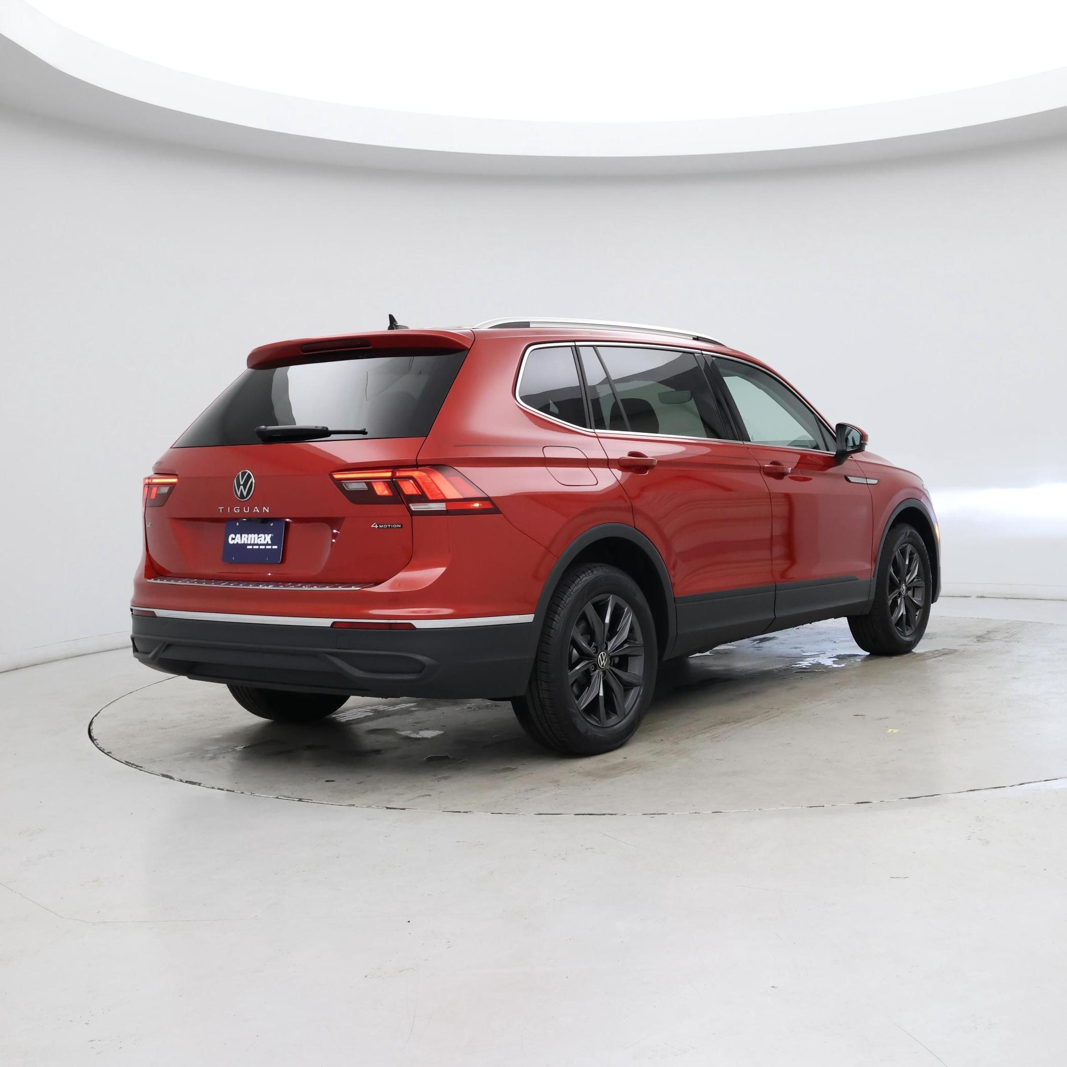 Thumbnail: 2023 Volkswagen Tiguan - 8