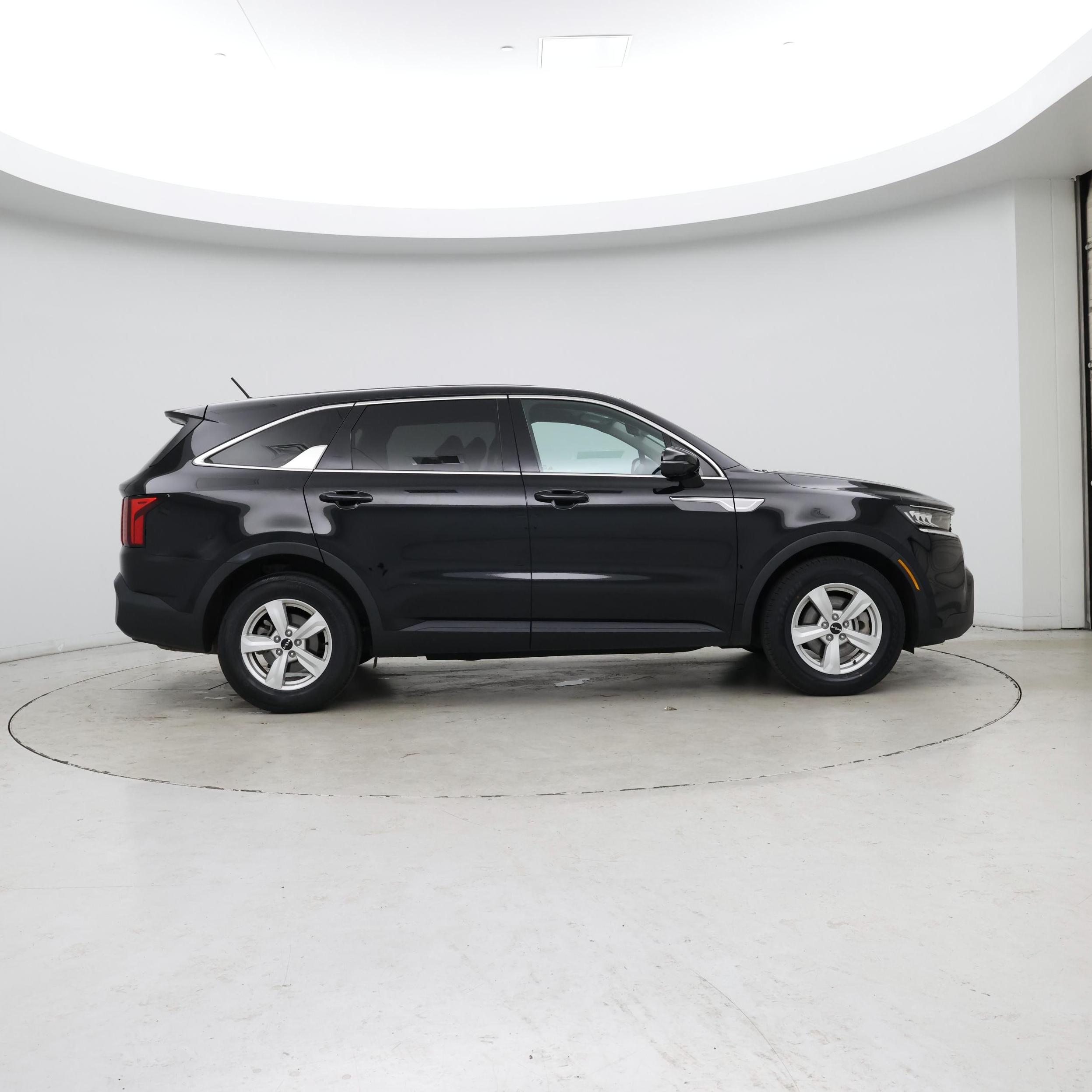 Thumbnail: 2023 Kia Sorento - 7