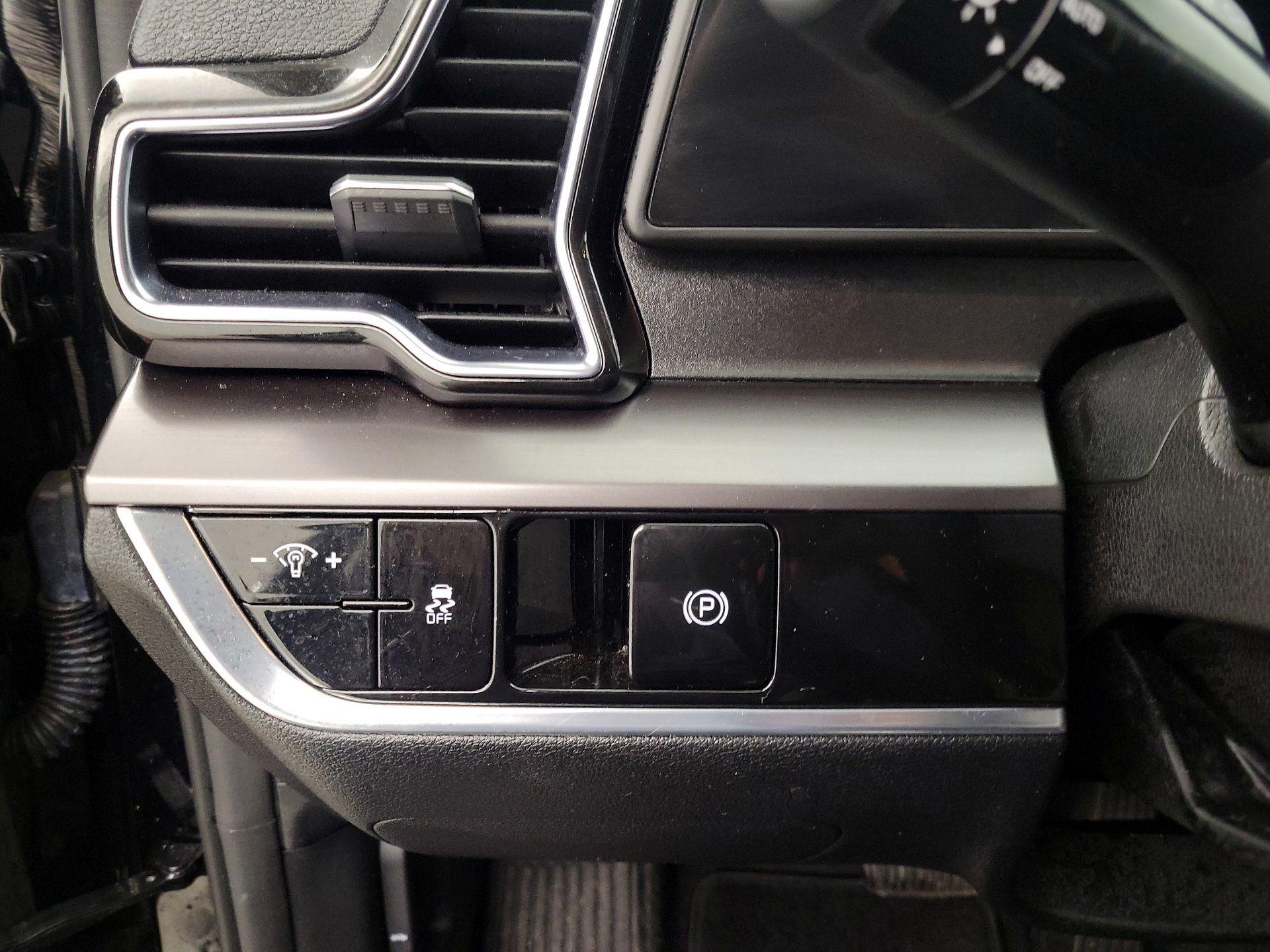 Thumbnail: 2023 Kia Sportage - 13