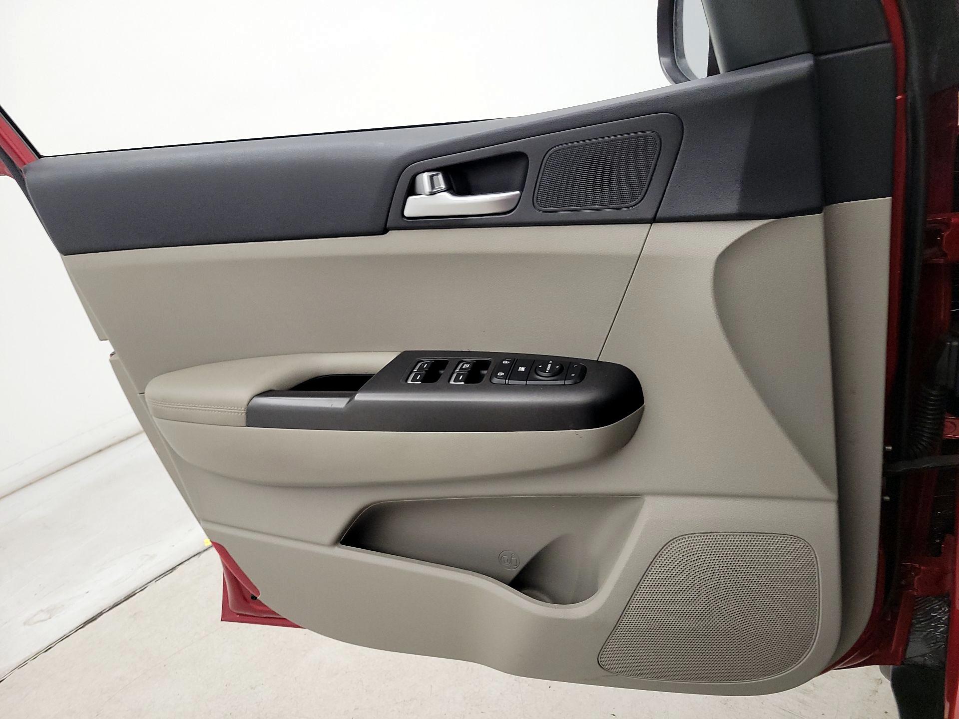 Thumbnail: 2022 Kia Sportage - 12