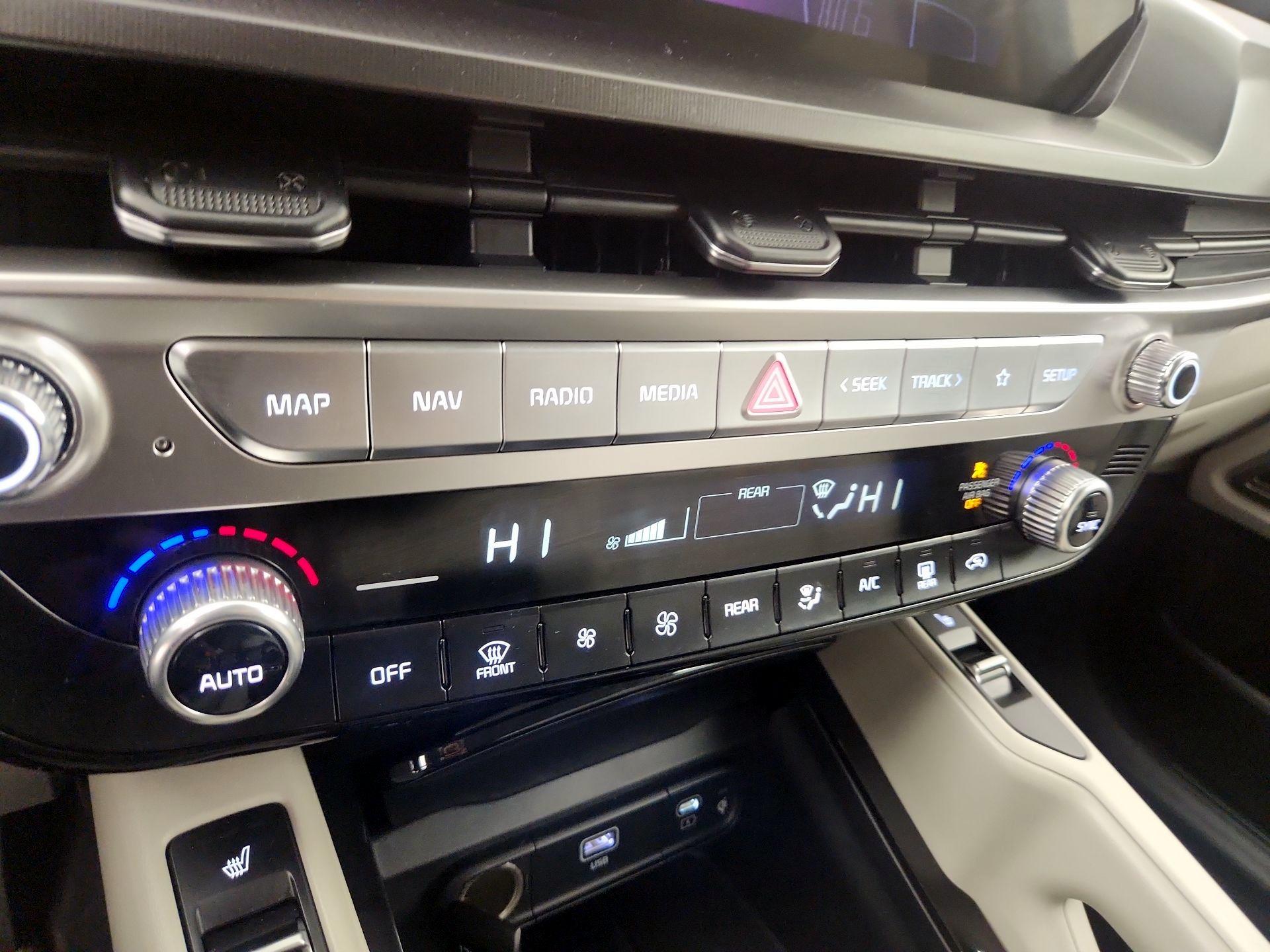 Thumbnail: 2023 Kia Telluride - 14