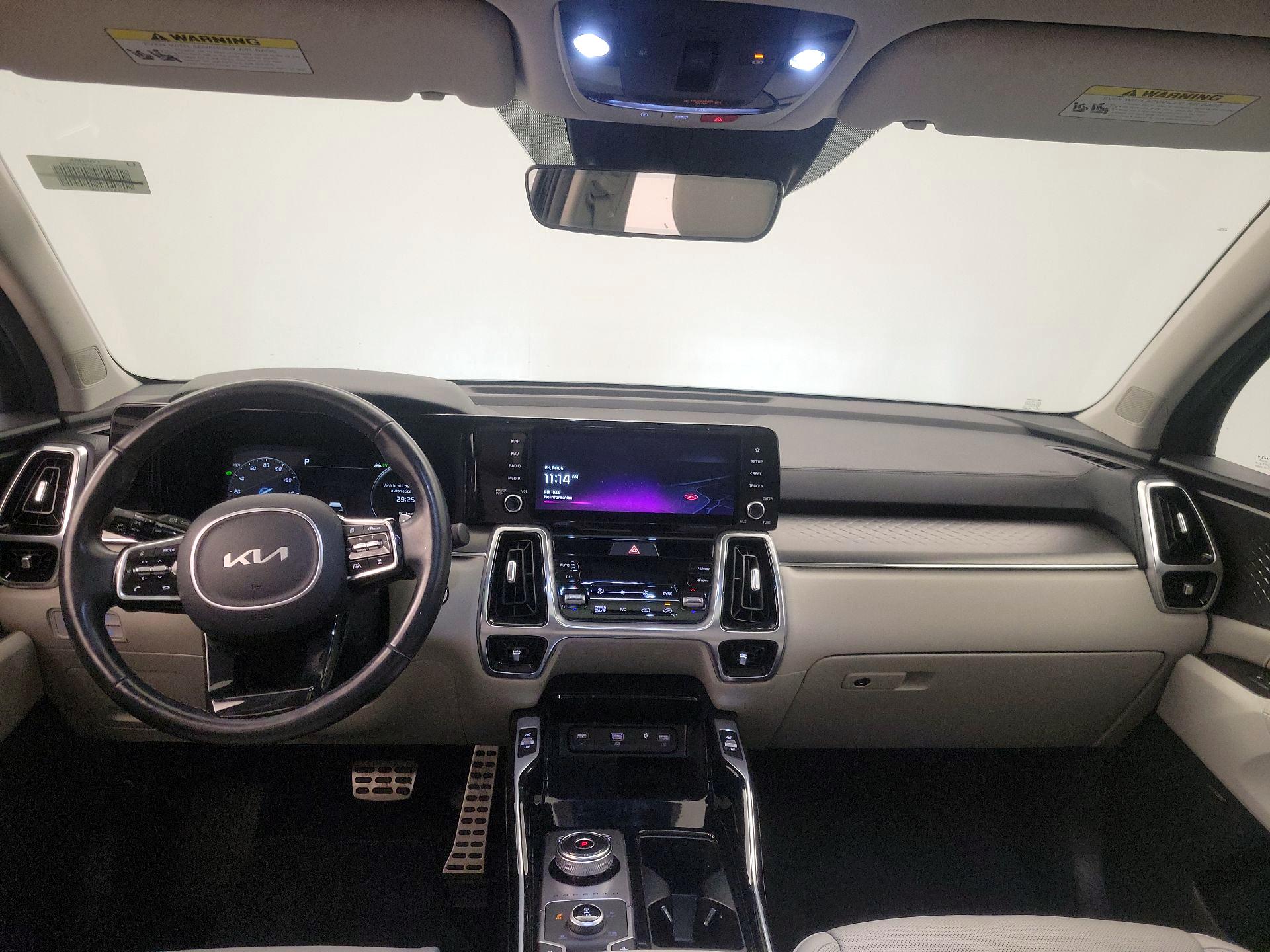 Thumbnail: 2023 Kia Sorento - 9