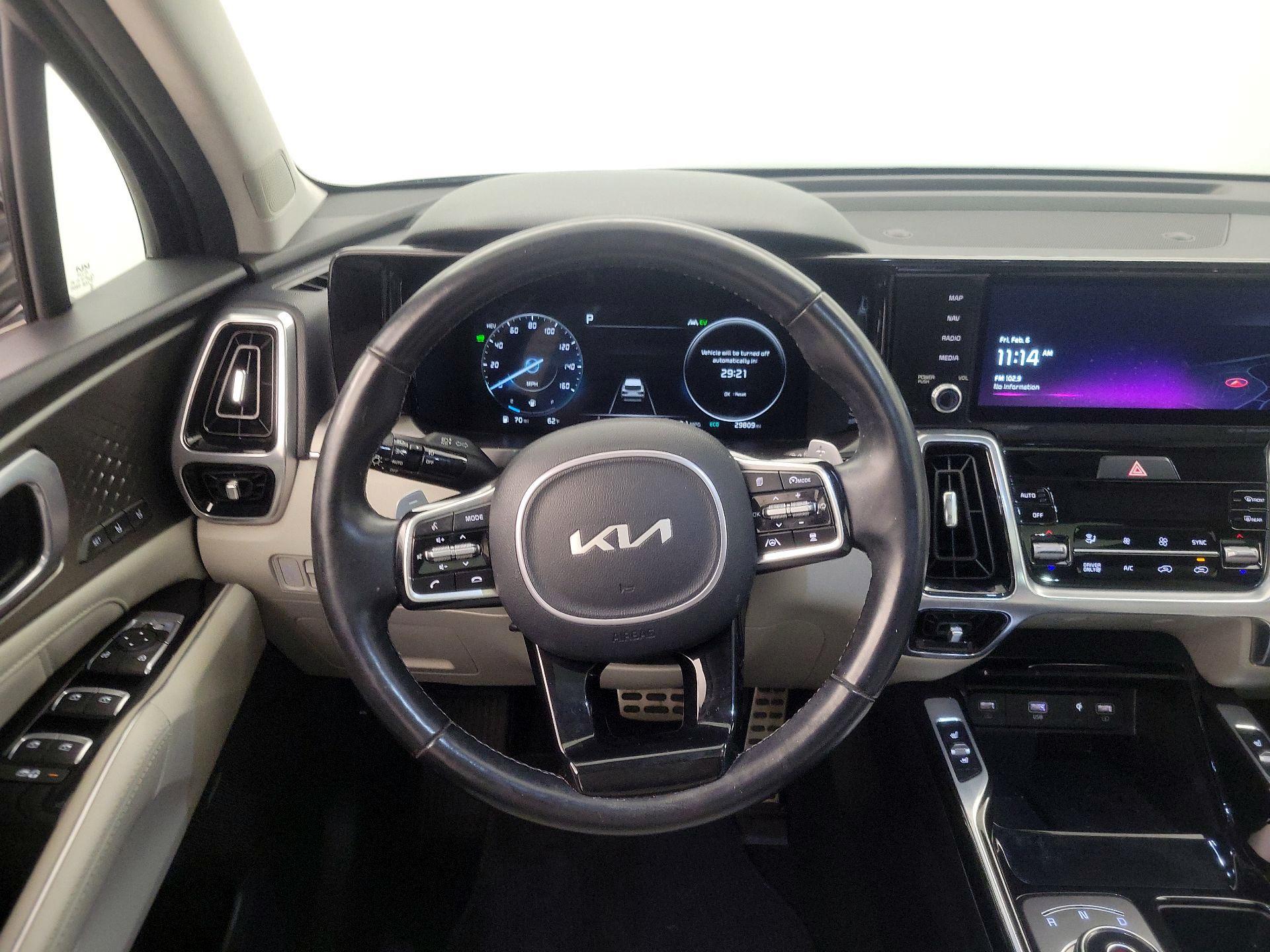 Thumbnail: 2023 Kia Sorento - 10