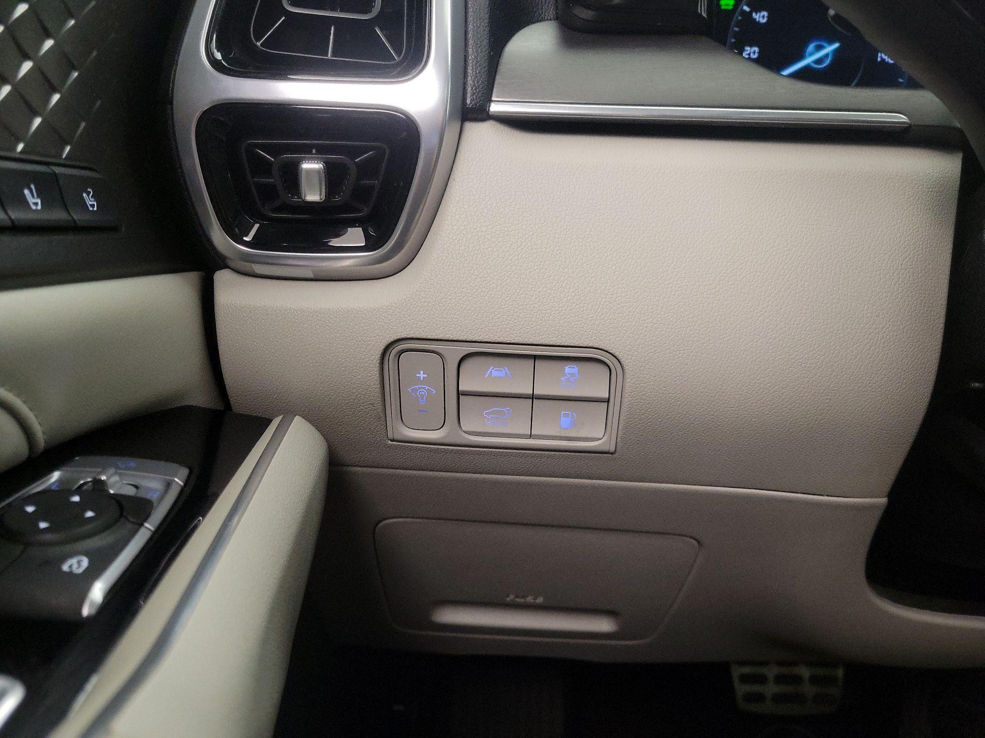 Thumbnail: 2023 Kia Sorento - 13