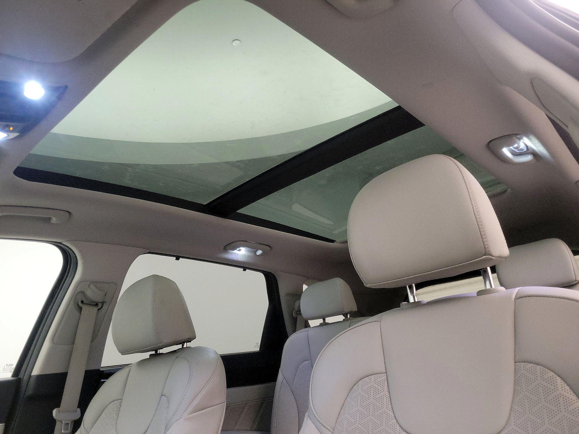 Thumbnail: 2023 Kia Sorento - 19