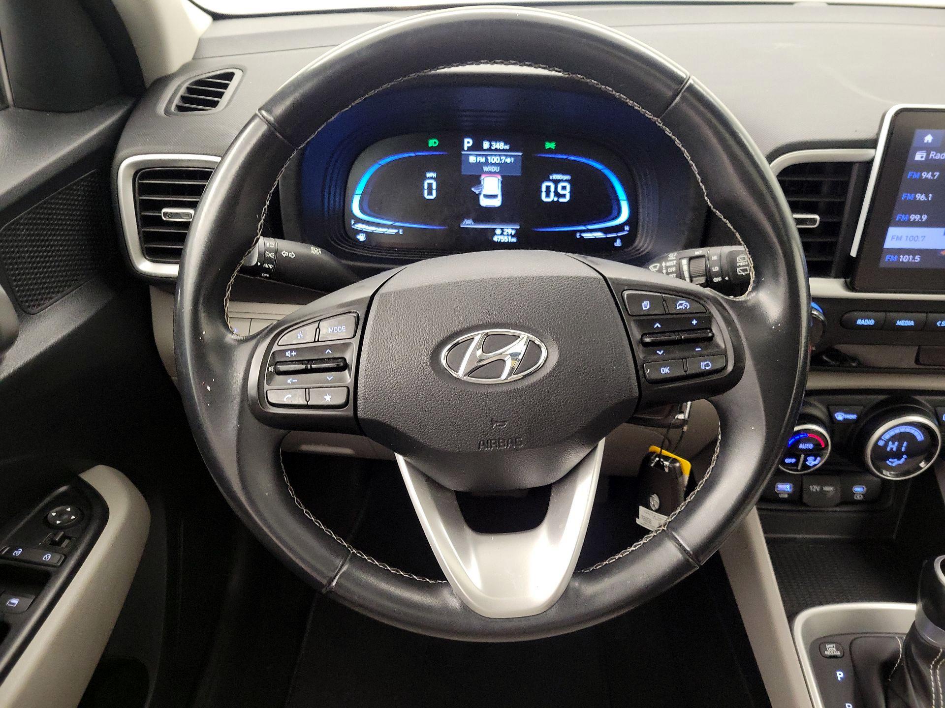 Thumbnail: 2023 Hyundai Venue - 10