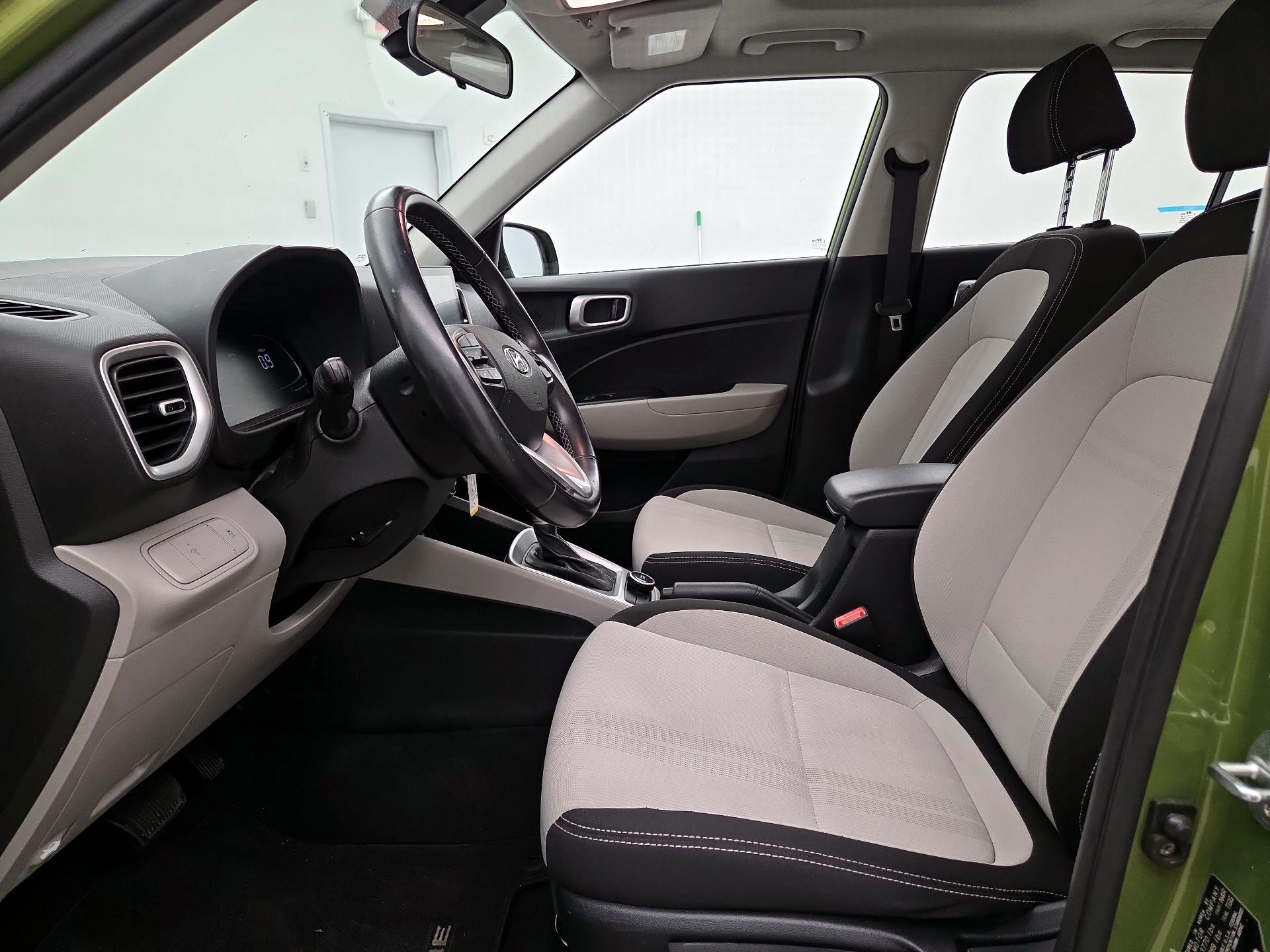 Thumbnail: 2023 Hyundai Venue - 11