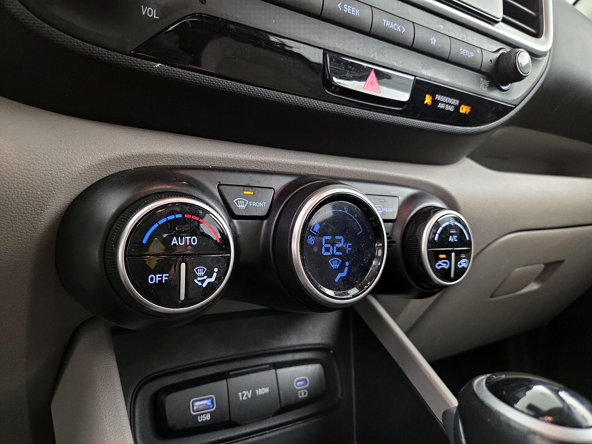 Thumbnail: 2023 Hyundai Venue - 16