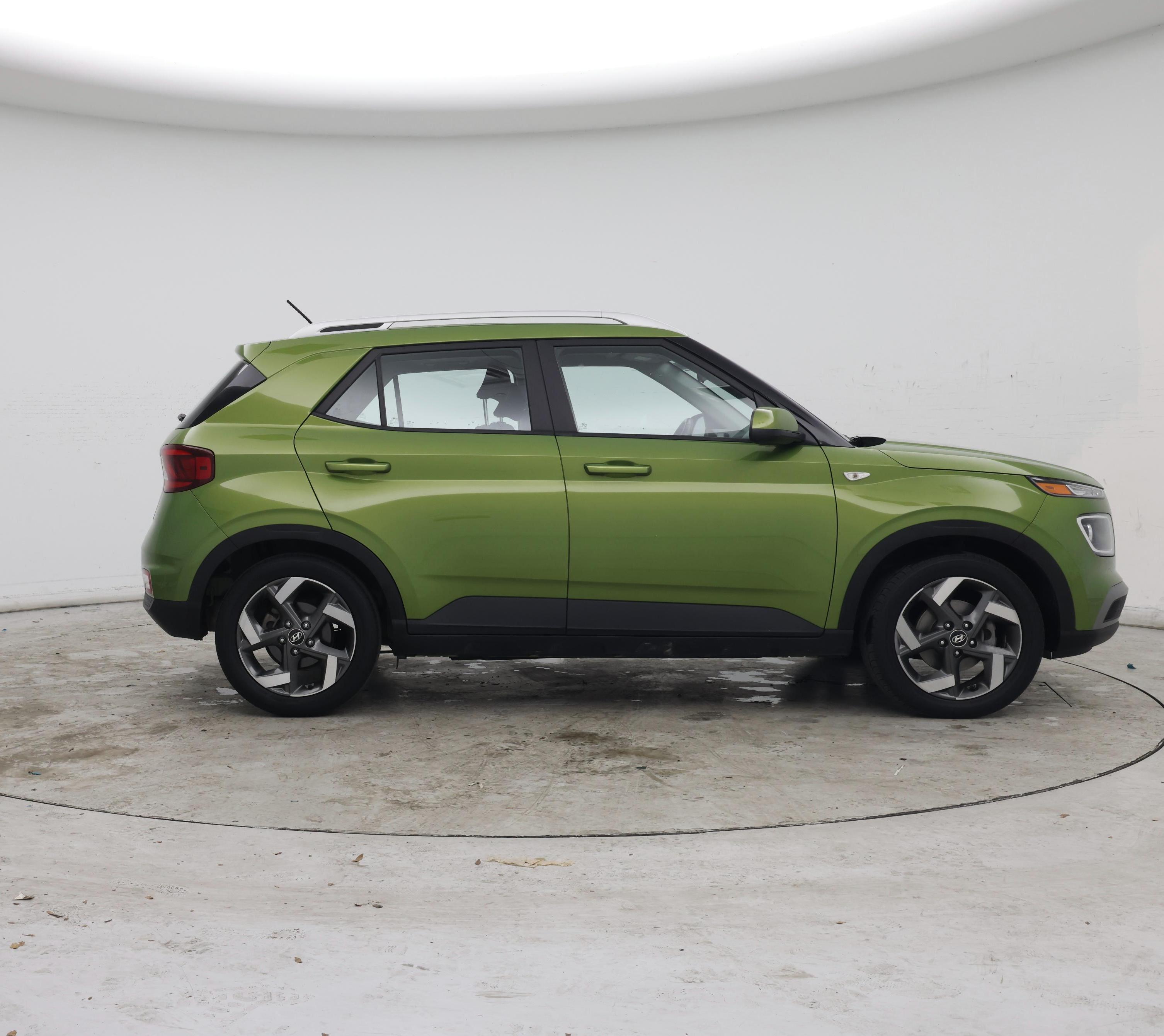 Thumbnail: 2023 Hyundai Venue - 7