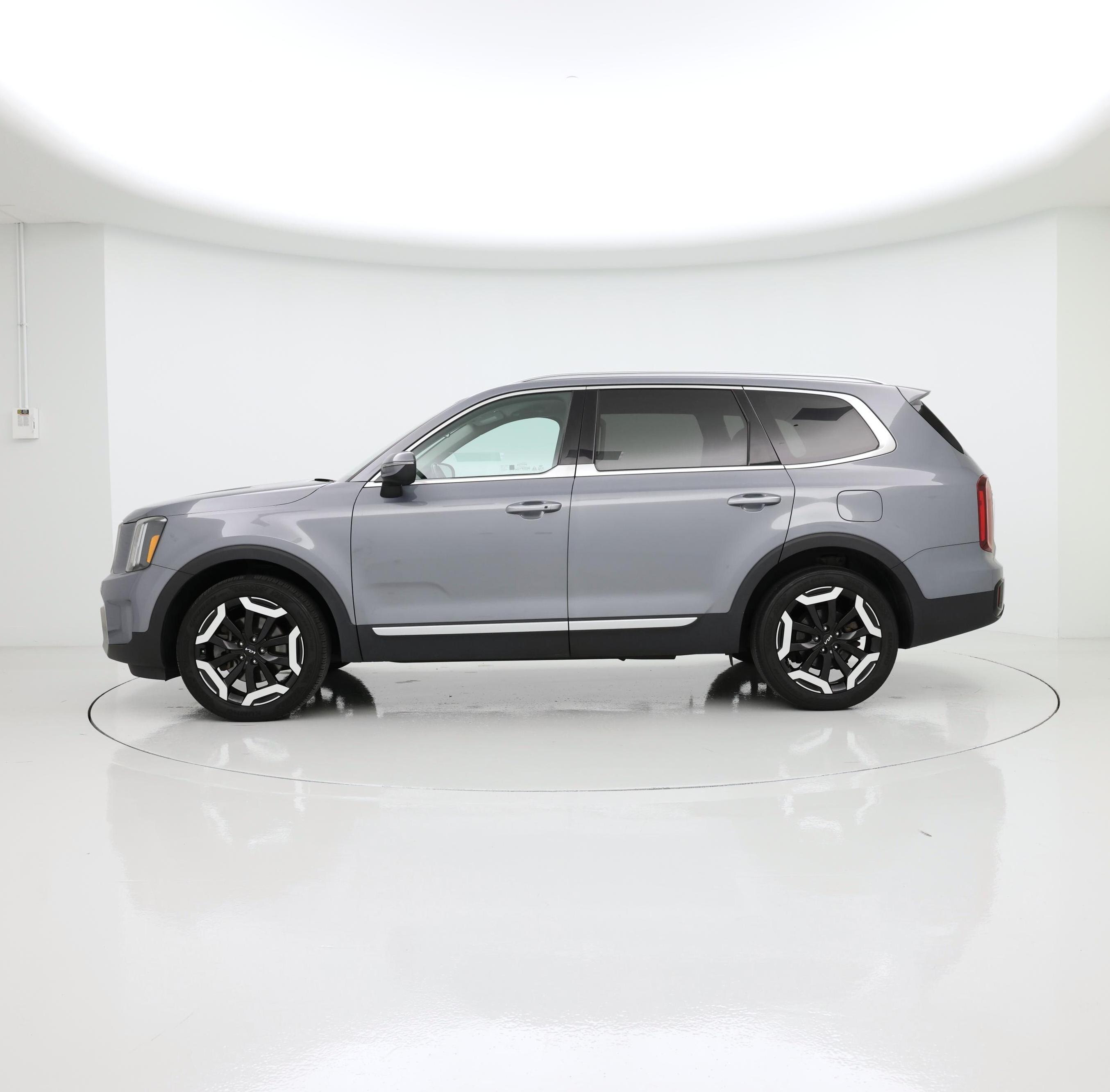 Thumbnail: 2023 Kia Telluride - 3