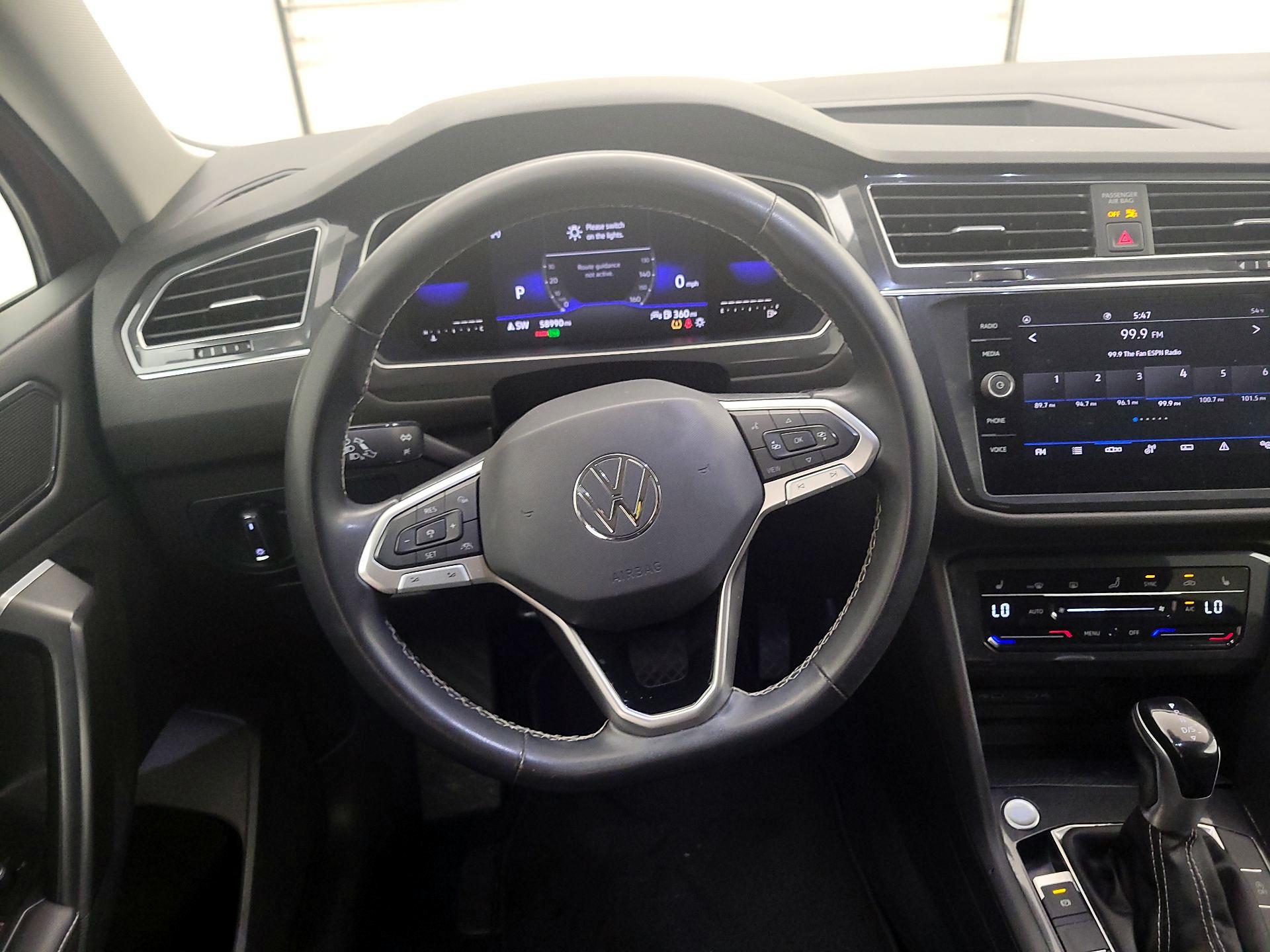 Thumbnail: 2022 Volkswagen Tiguan - 10