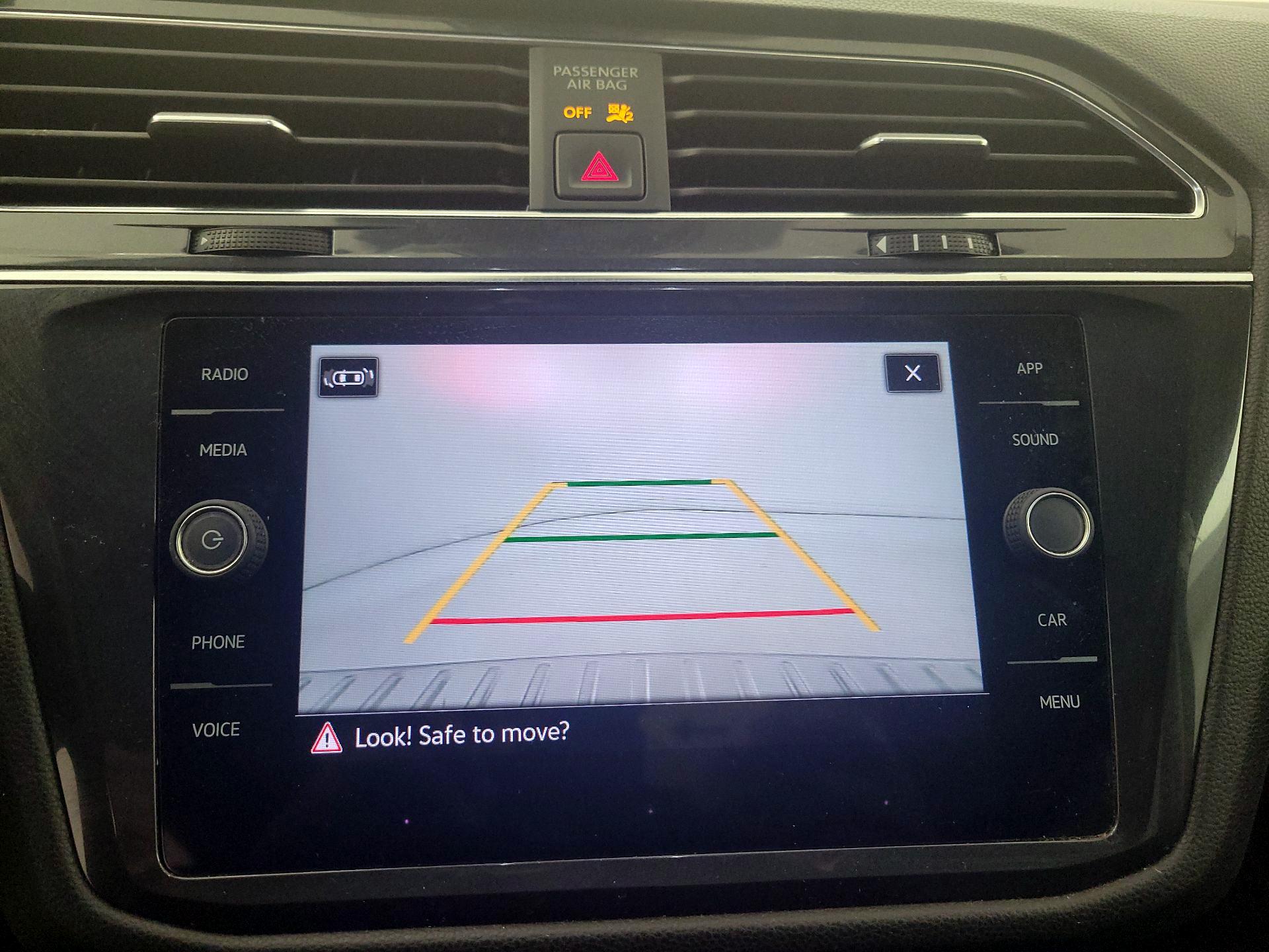 Thumbnail: 2022 Volkswagen Tiguan - 14