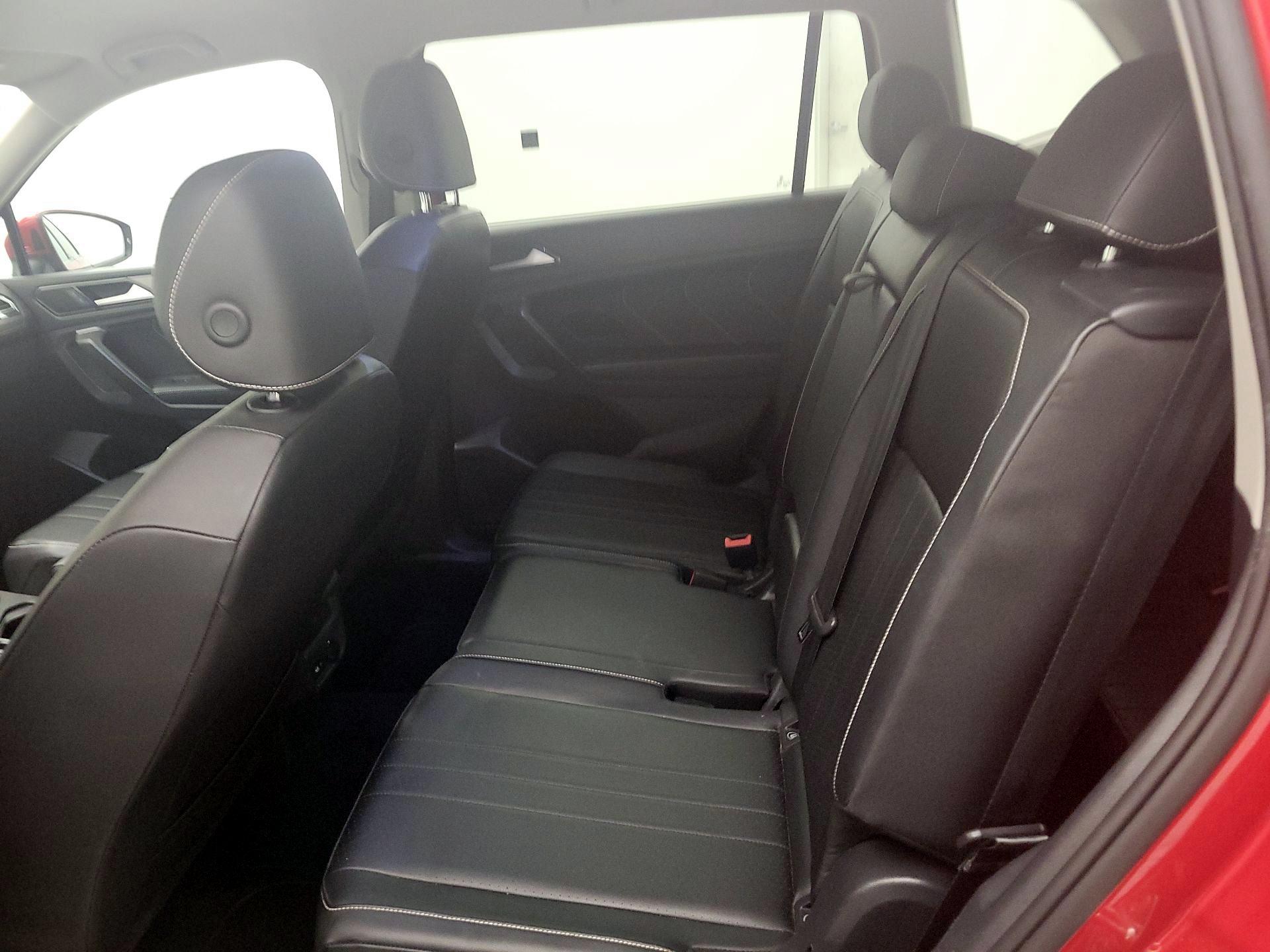 Thumbnail: 2022 Volkswagen Tiguan - 18